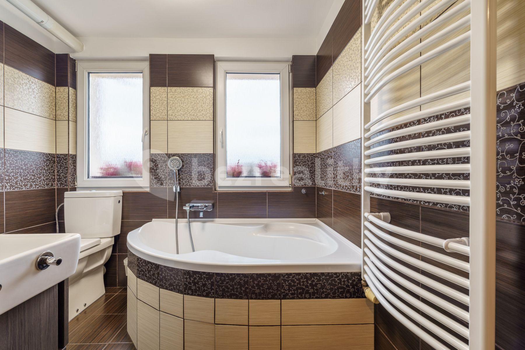 Predaj bytu 3-izbový 52 m², Borová, Karlovy Vary, Karlovarský kraj