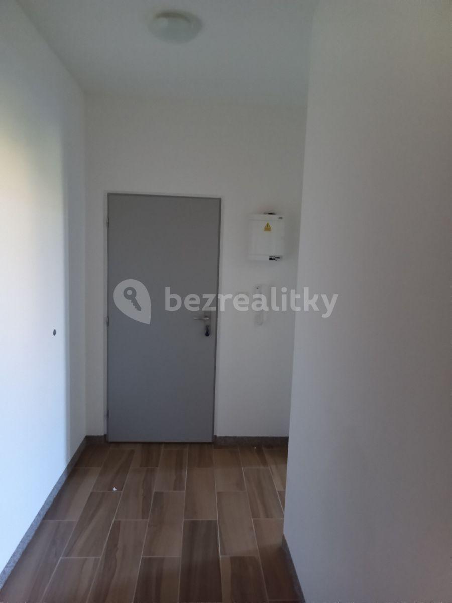 Predaj bytu 3-izbový 61 m², Višňová, Milovice, Středočeský kraj