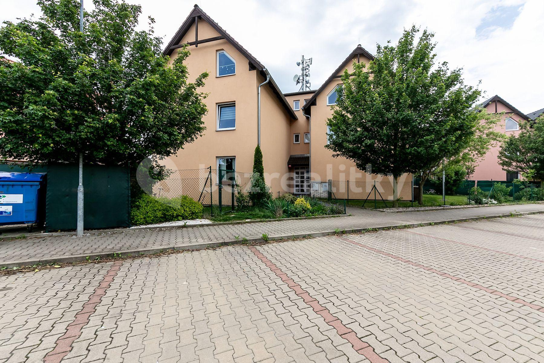 Predaj bytu 1-izbový 50 m², U Školky, Nupaky, Středočeský kraj