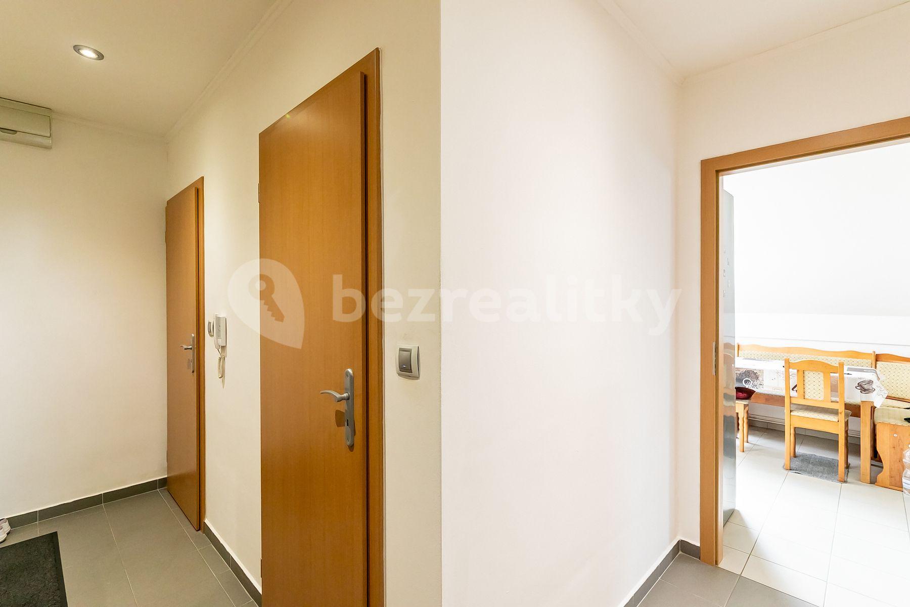 Predaj bytu 1-izbový 50 m², U Školky, Nupaky, Středočeský kraj