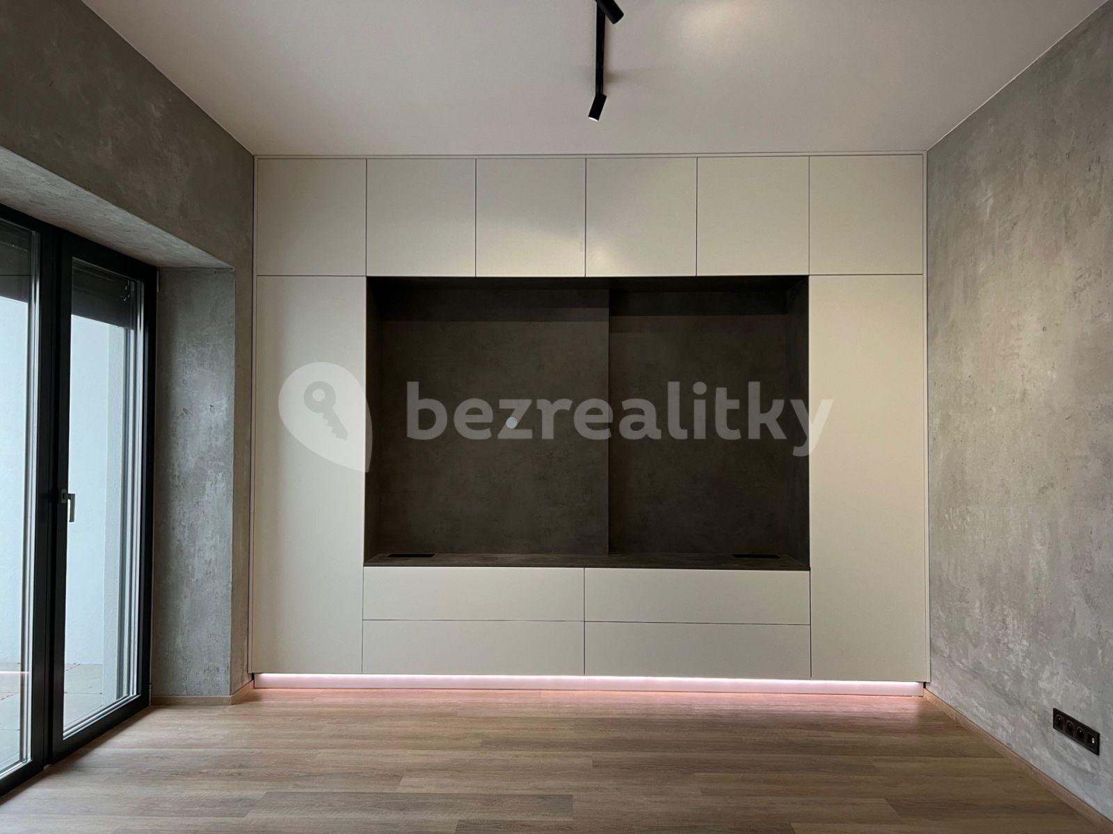 Prenájom bytu 2-izbový 63 m², Rašínova, Zlín, Zlínský kraj