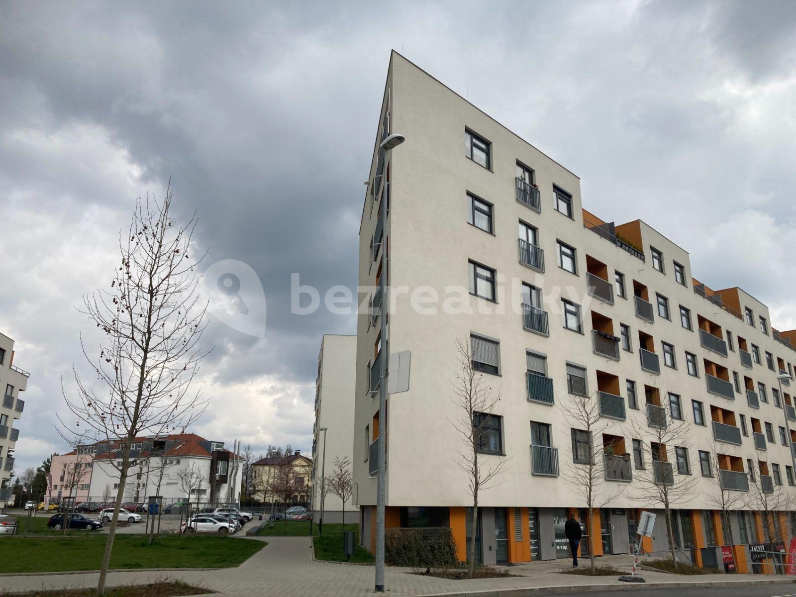 Prenájom bytu 1-izbový 45 m², U Uhříněveské obory, Praha, Praha