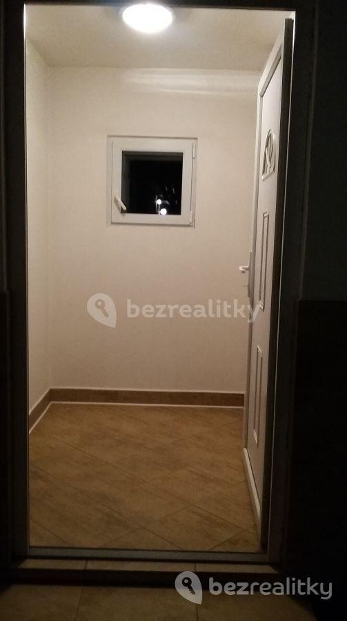 Prenájom bytu 2-izbový 36 m², Záluží, Středočeský kraj