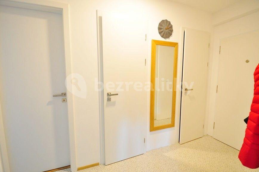 Prenájom bytu 2-izbový 76 m², Kafkova, Praha, Praha