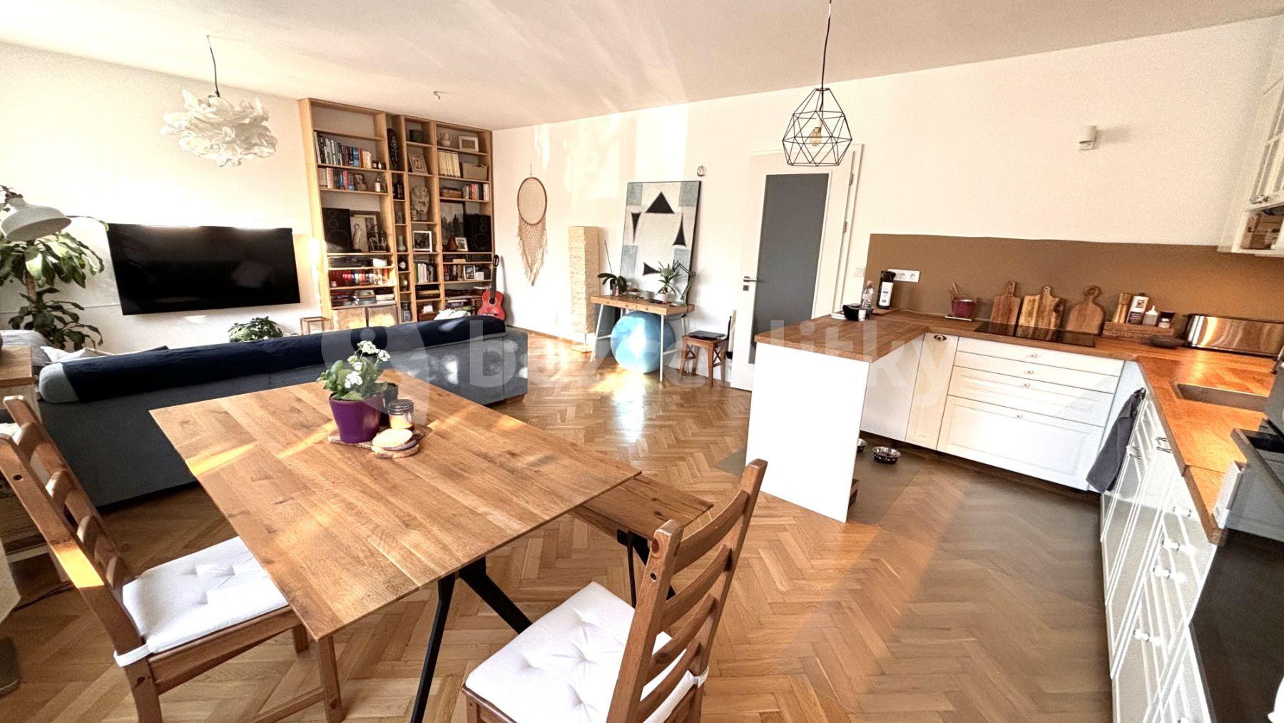 Prenájom bytu 2-izbový 76 m², Kafkova, Praha, Praha