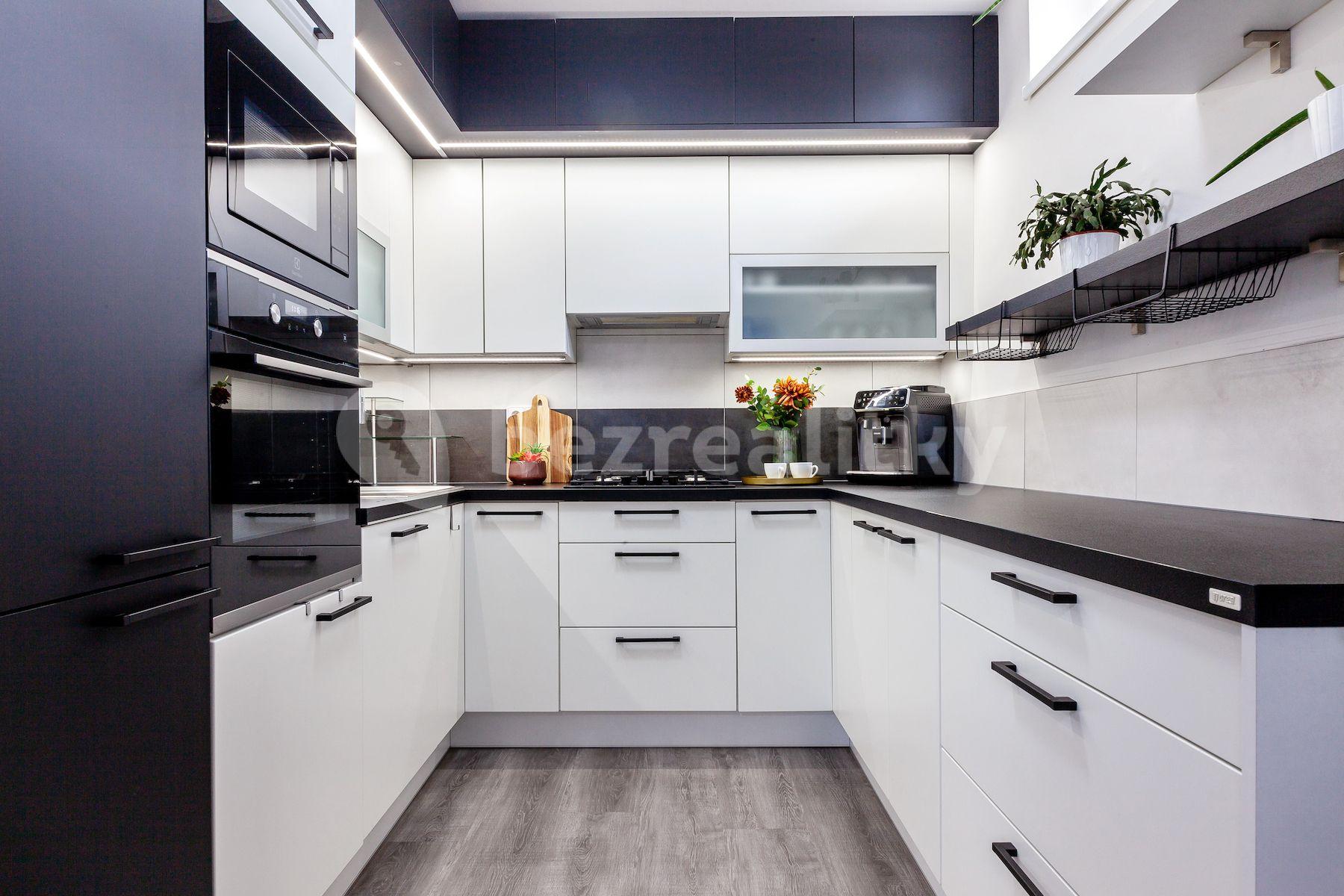 Predaj bytu 4-izbový 97 m², Zelený pruh, Praha, Praha