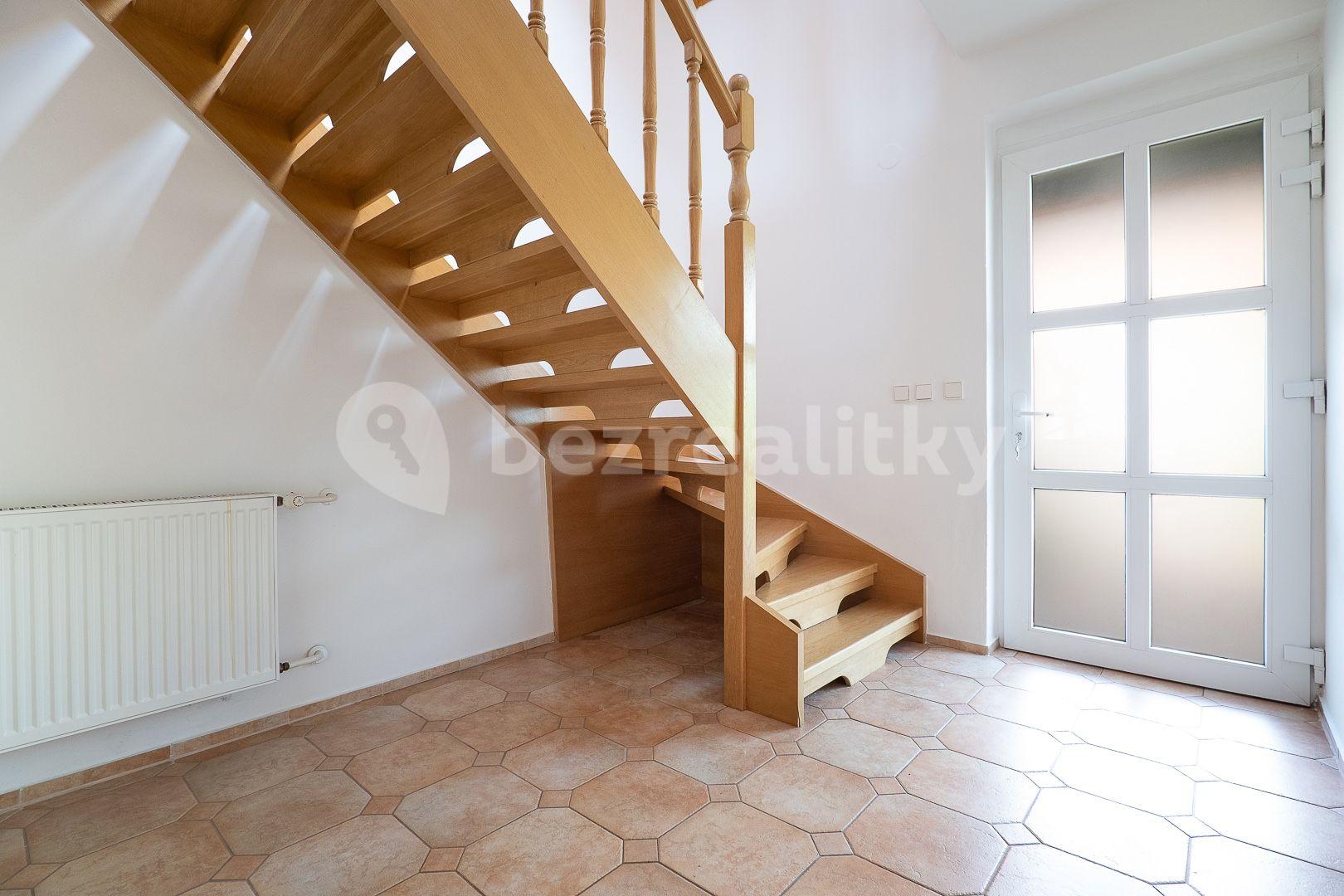 Predaj domu 214 m², pozemek 344 m², Jarní, Hostivice, Středočeský kraj