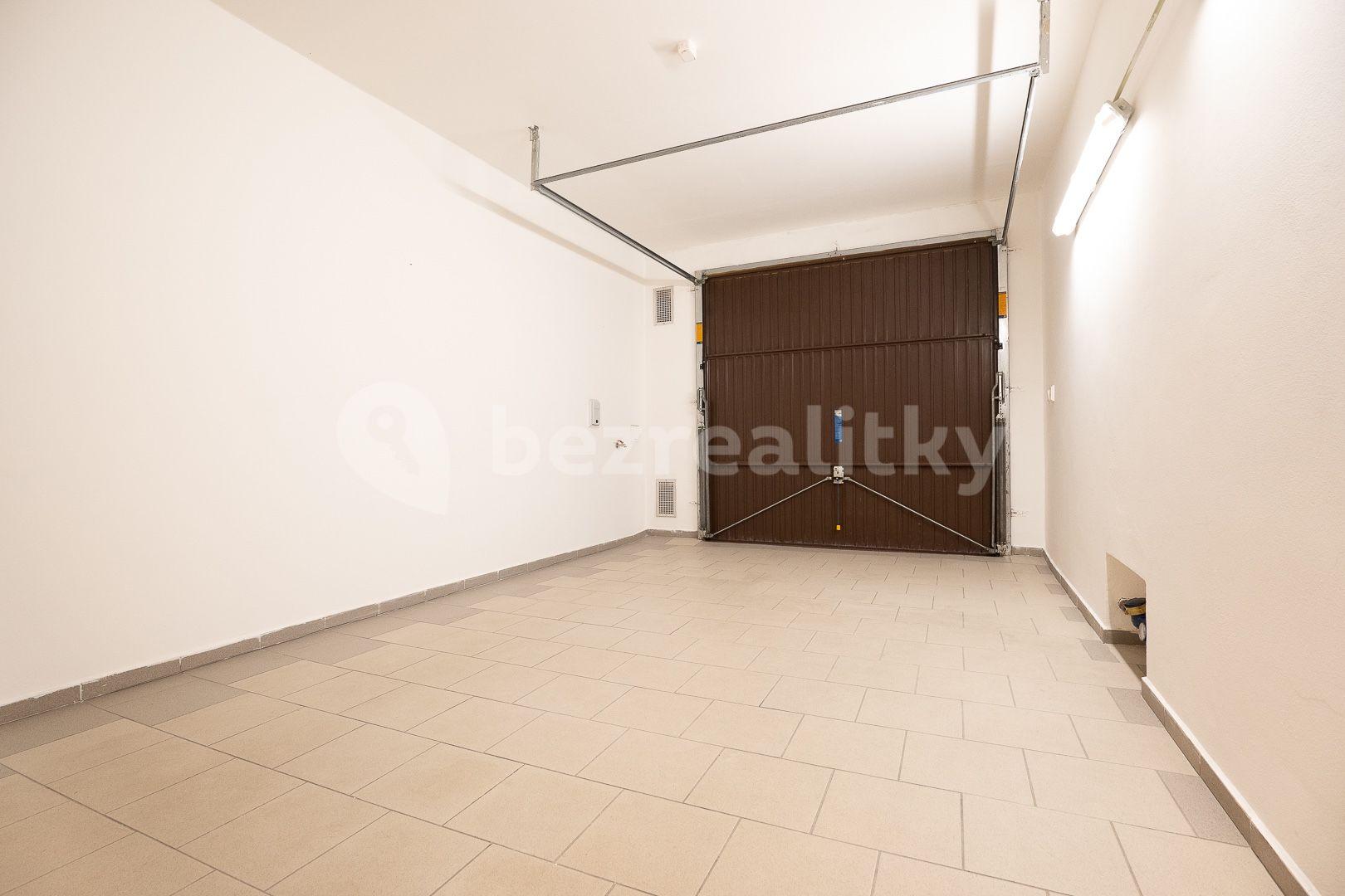 Predaj domu 214 m², pozemek 344 m², Jarní, Hostivice, Středočeský kraj