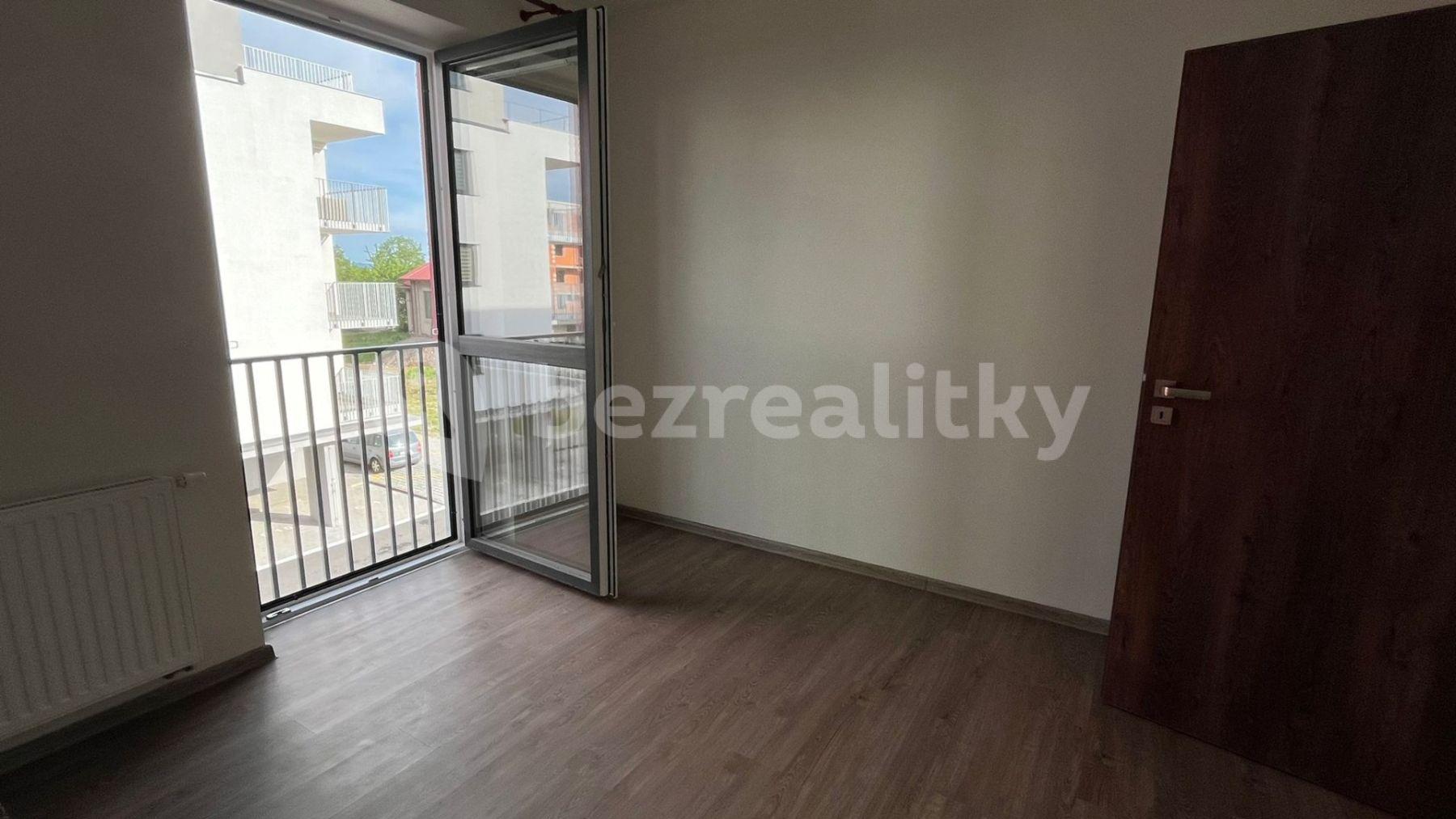 Prenájom bytu 2-izbový 55 m², U Kasáren, Dašice, Pardubický kraj