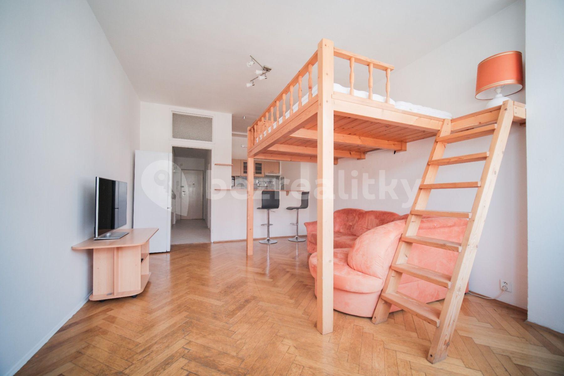 Prenájom bytu 1-izbový 36 m², Štefánikova, Praha, Praha