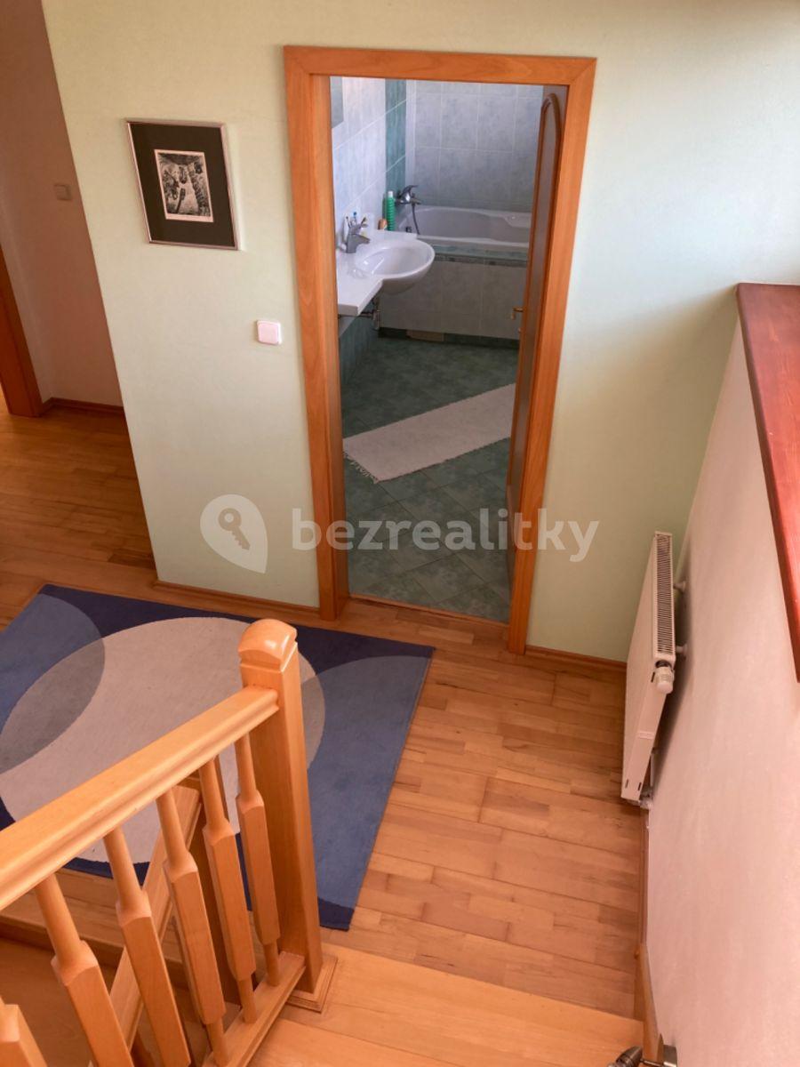 Prenájom domu 200 m², pozemek 150 m², Kvetinová, Banská Bystrica, Banskobystrický kraj