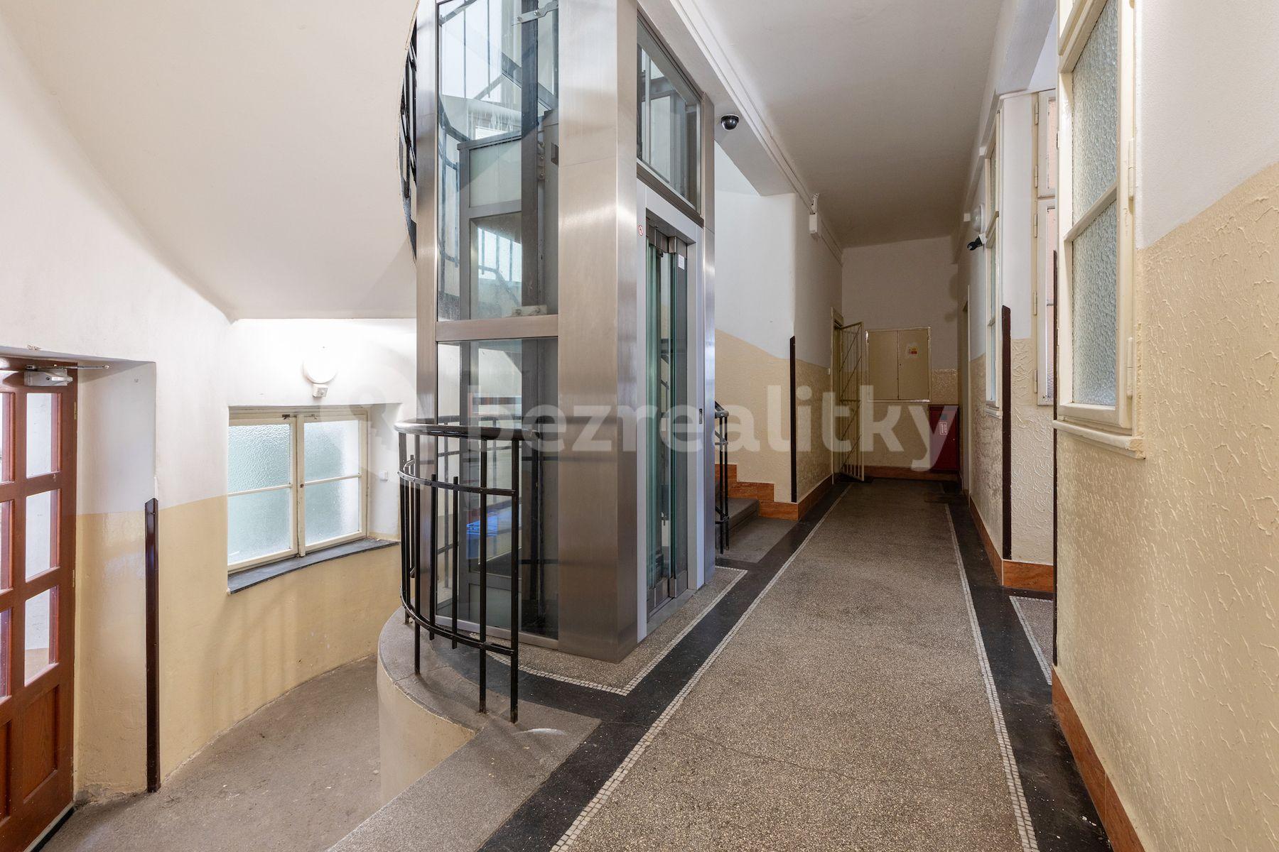 Predaj bytu 2-izbový 62 m², Železničářů, Praha, Praha