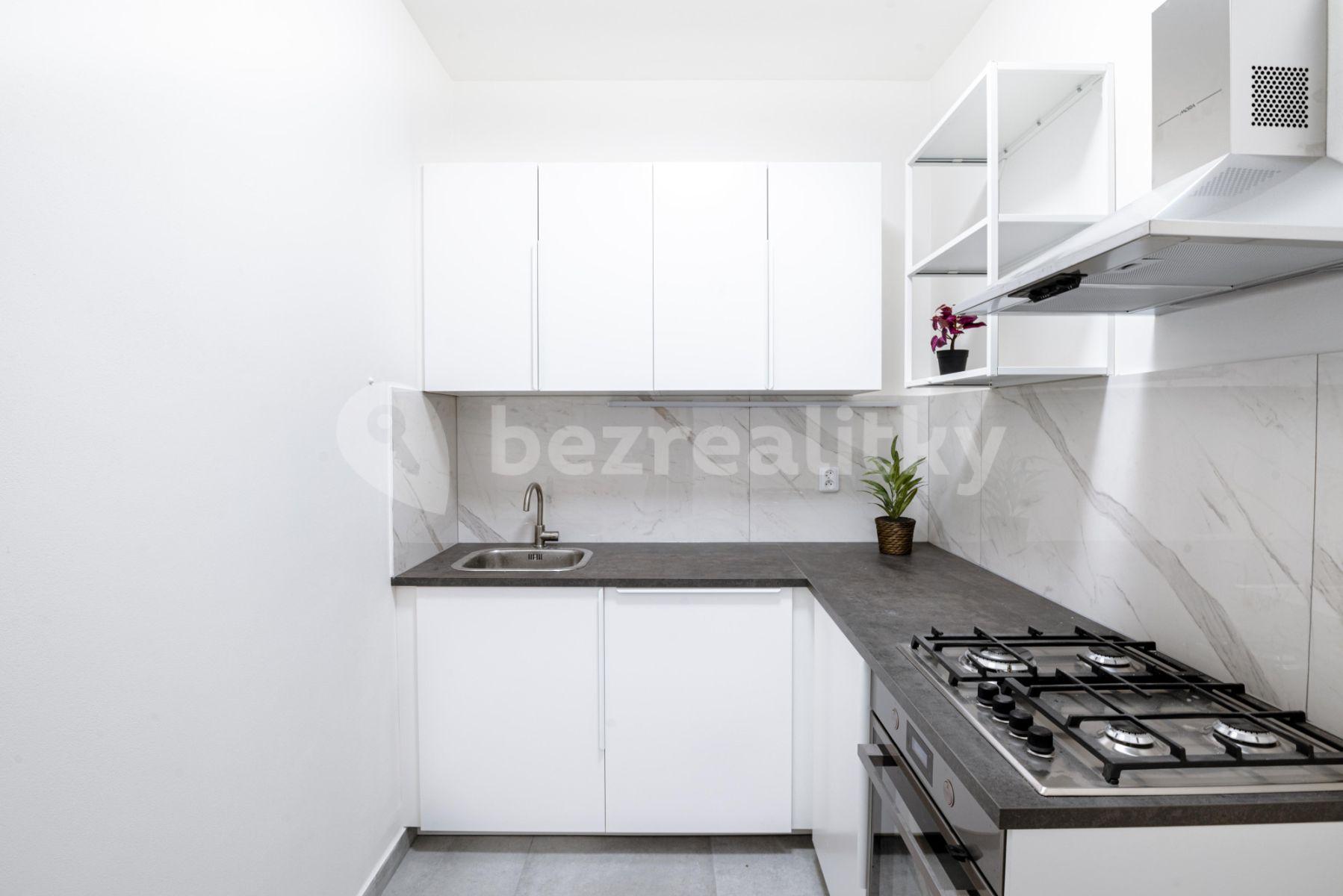 Prenájom bytu 3-izbový 85 m², Košická, Praha, Praha