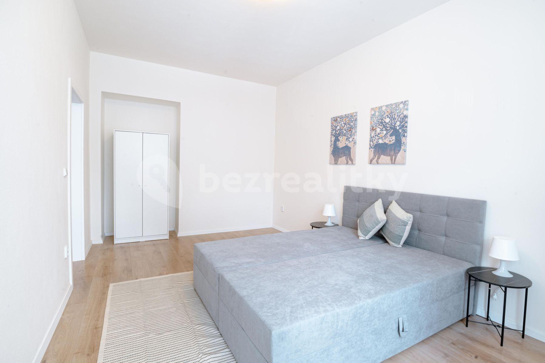 Prenájom bytu 3-izbový 85 m², Košická, Praha, Praha