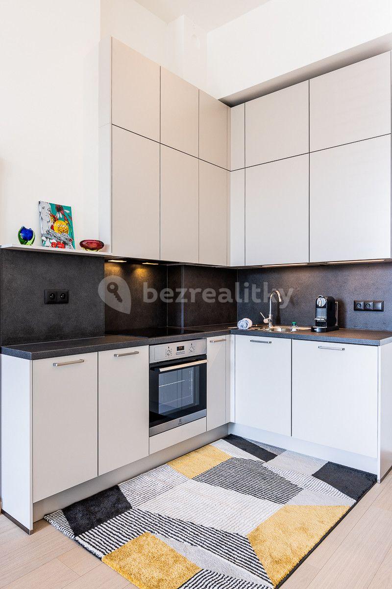 Prenájom bytu 1-izbový 49 m², V Háji, Praha, Praha