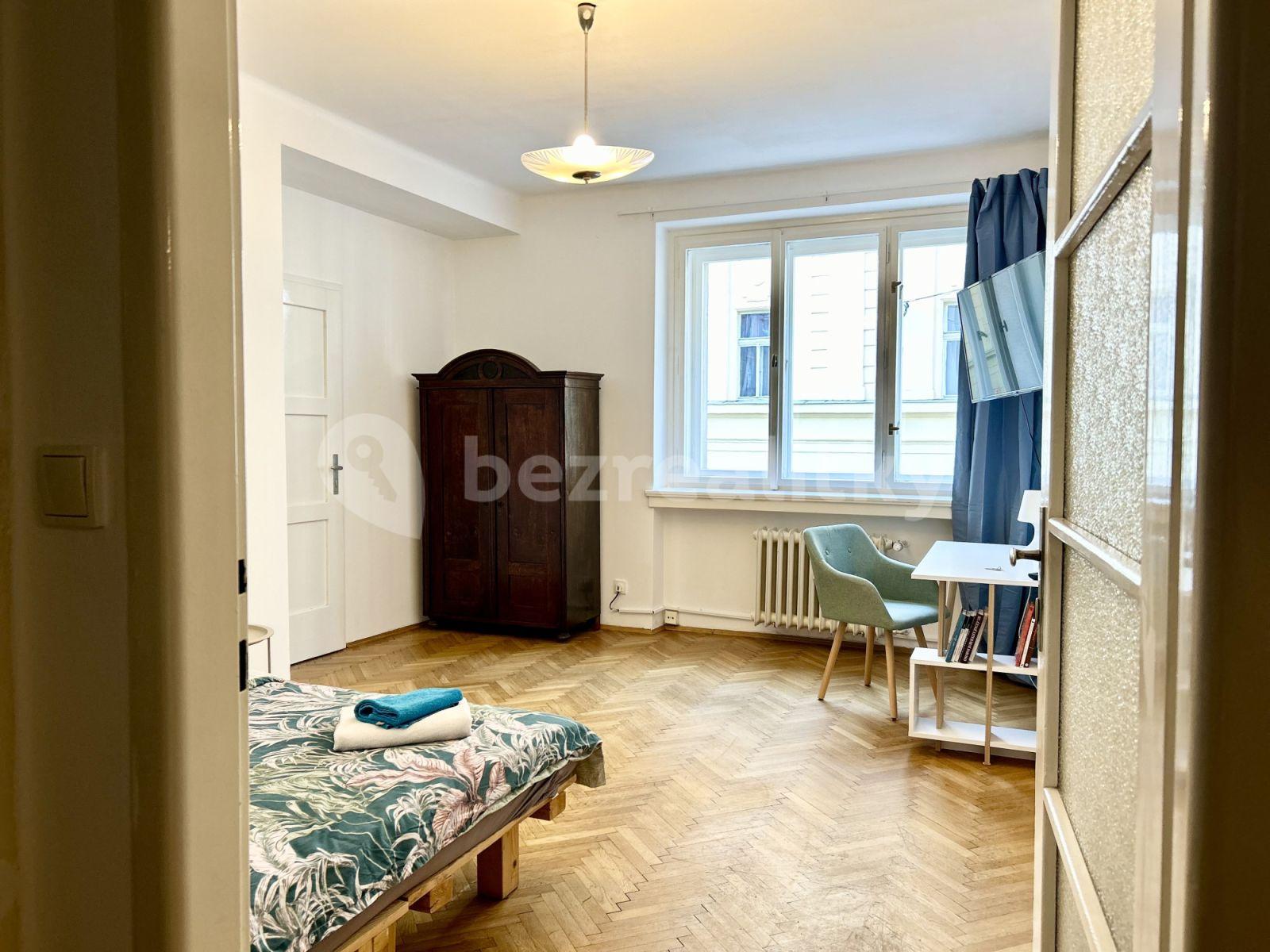 Prenájom bytu 3-izbový 72 m², Vrázova, Praha, Praha