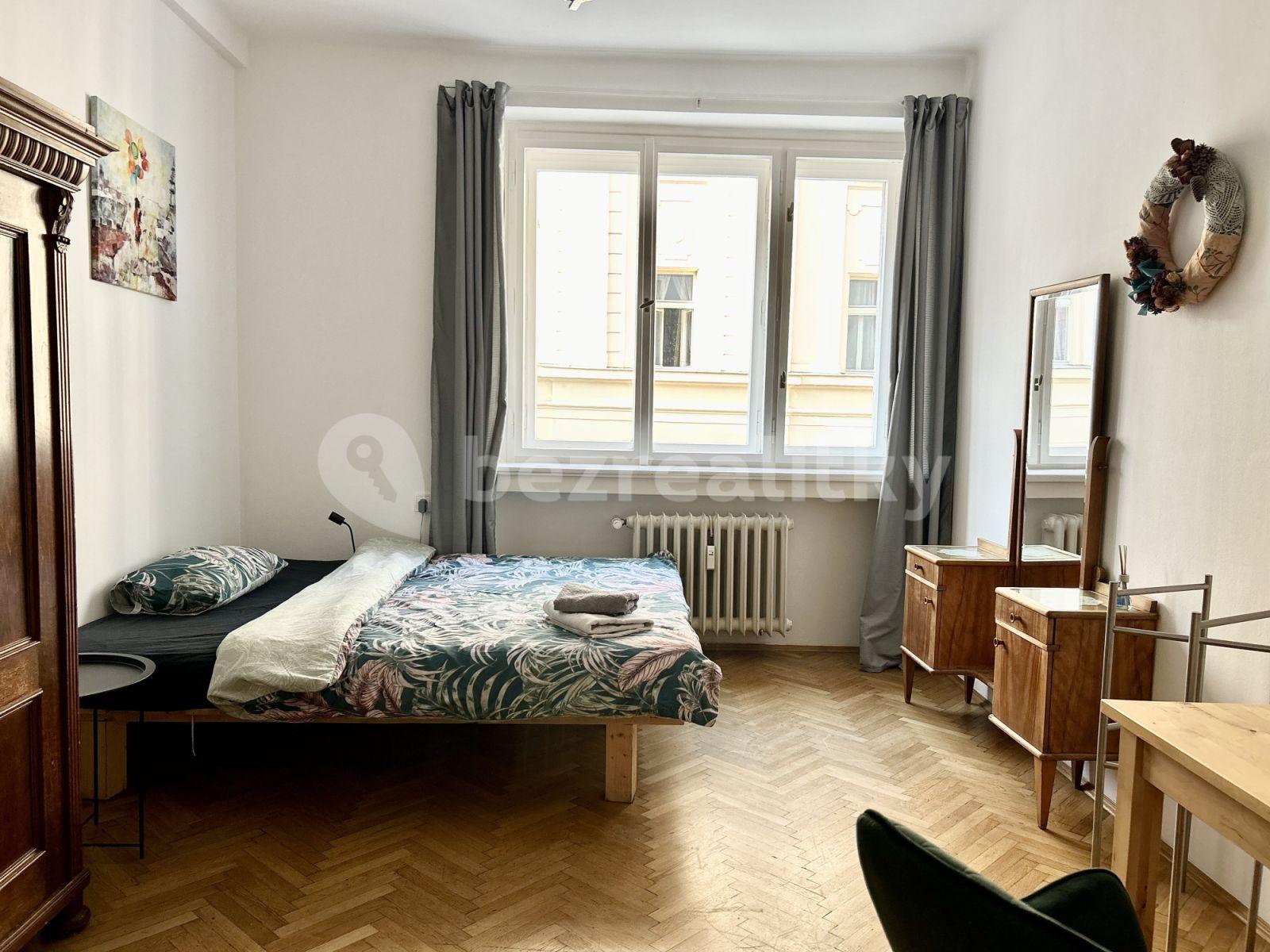 Prenájom bytu 3-izbový 72 m², Vrázova, Praha, Praha