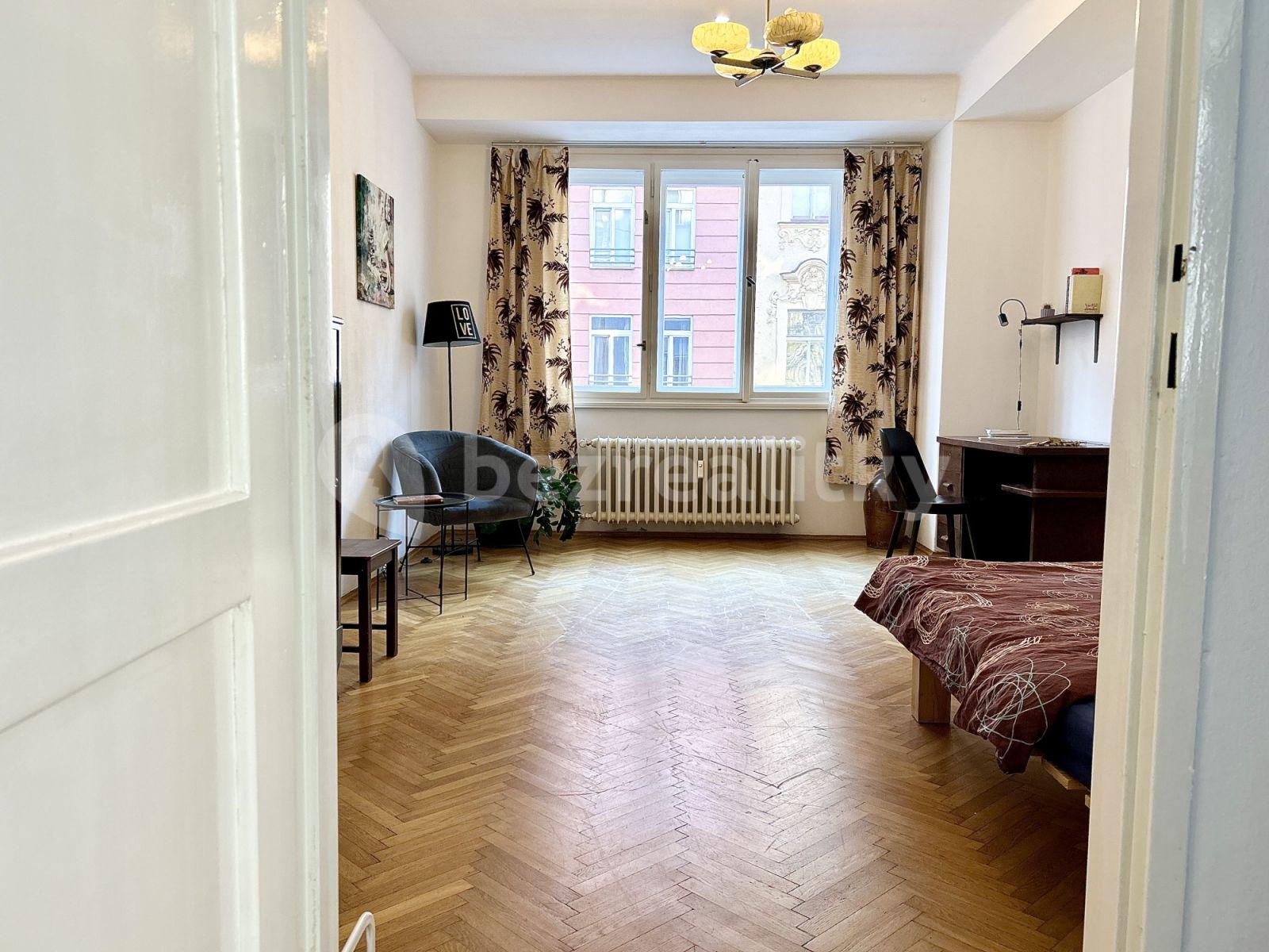 Prenájom bytu 3-izbový 72 m², Vrázova, Praha, Praha