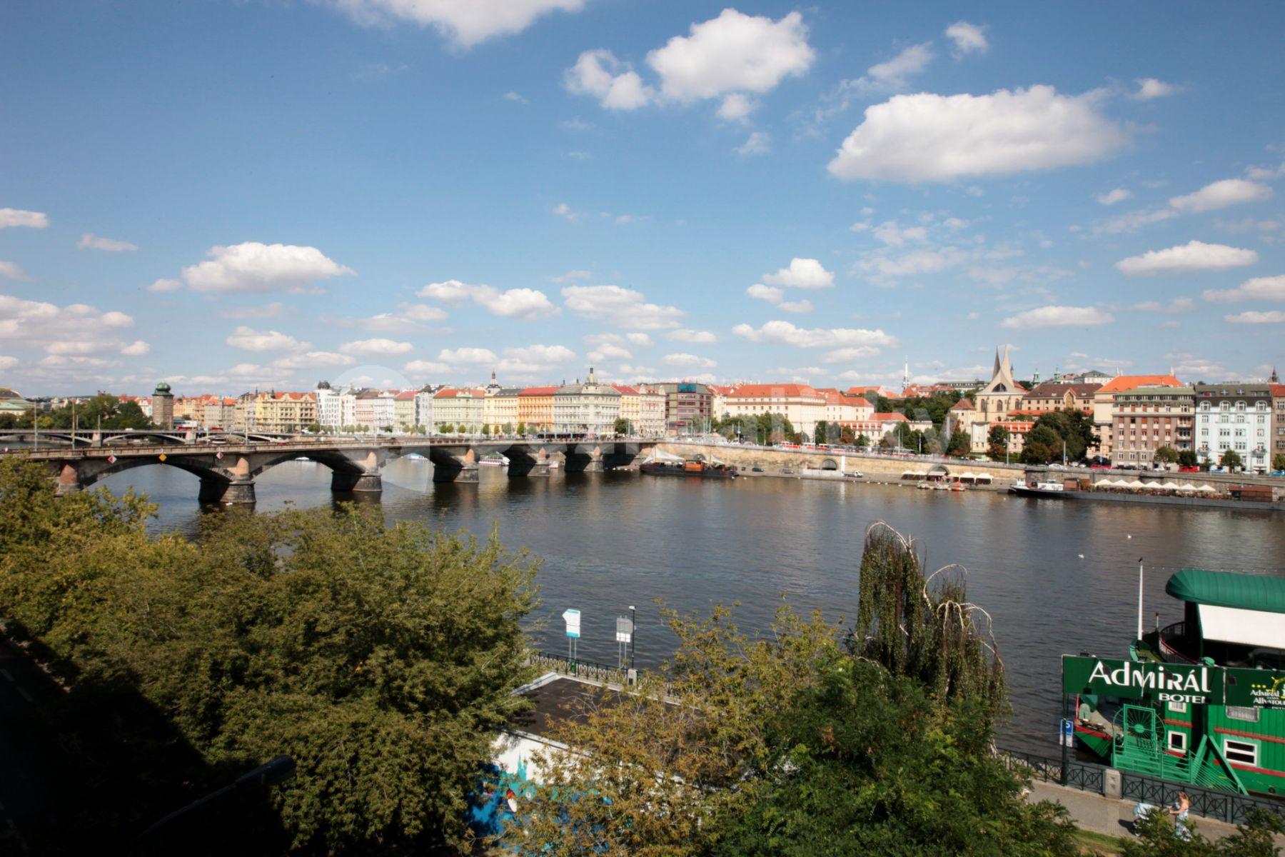 Prenájom bytu 2-izbový 80 m², Hořejší nábřeží, Praha, Praha