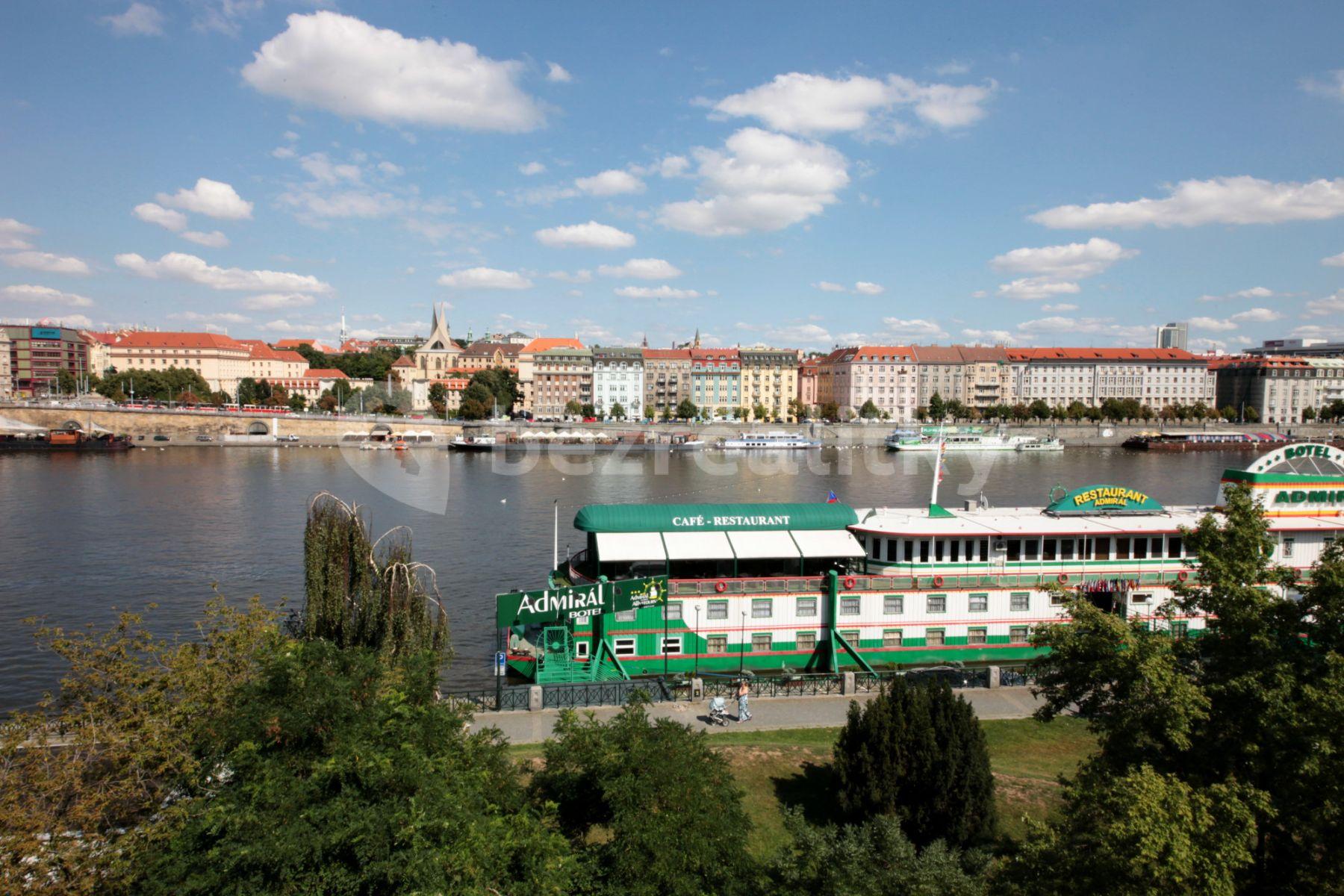 Prenájom bytu 2-izbový 80 m², Hořejší nábřeží, Praha, Praha