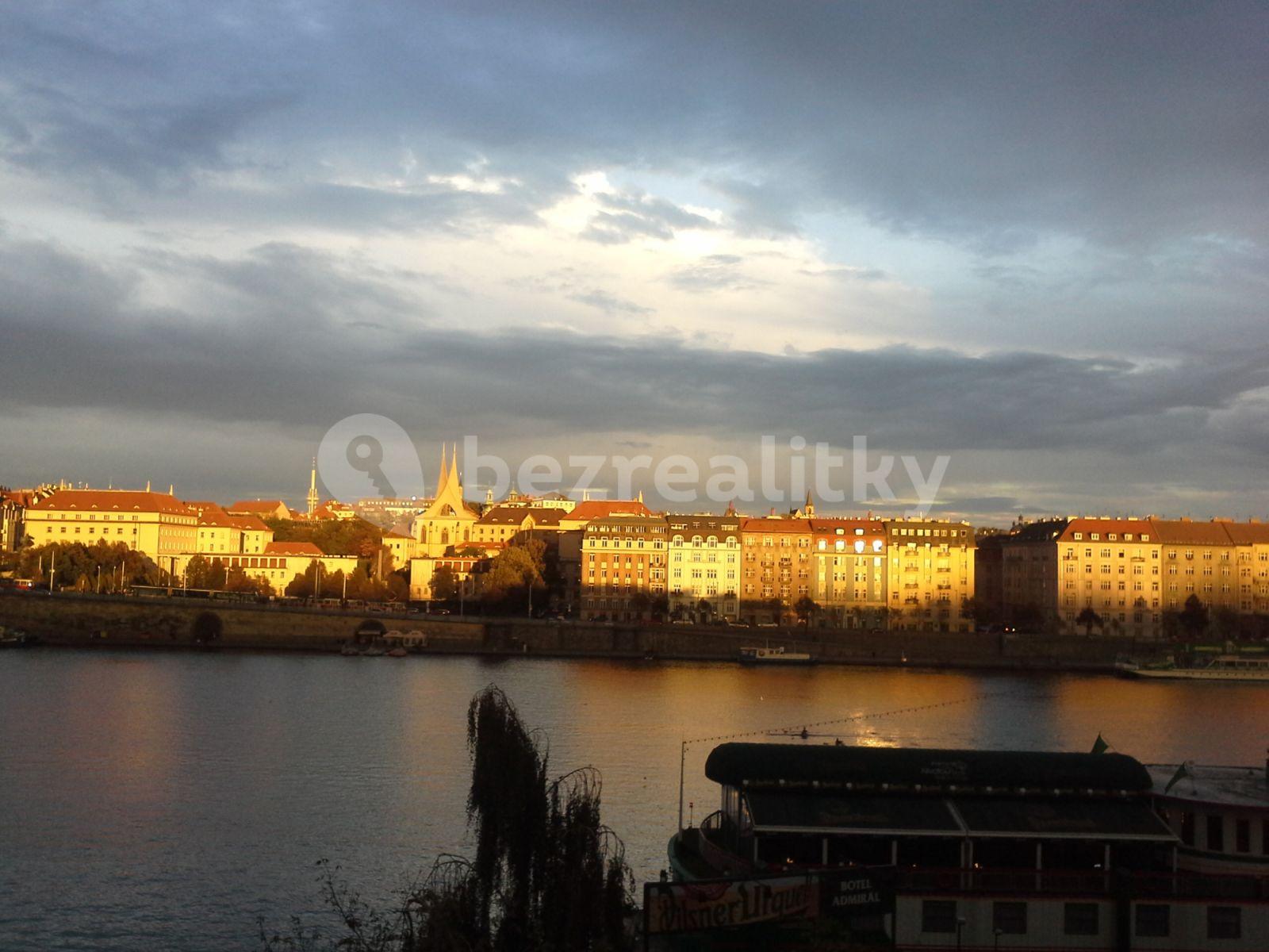 Prenájom bytu 2-izbový 80 m², Hořejší nábřeží, Praha, Praha