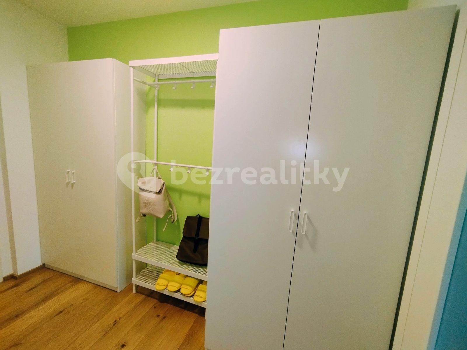 Prenájom bytu 2-izbový 40 m², Růžodolská, Praha, Praha