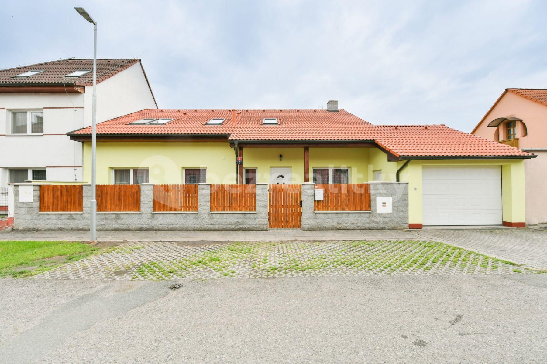 Predaj domu 250 m², pozemek 504 m², Husova, Kostelec nad Labem, Středočeský kraj