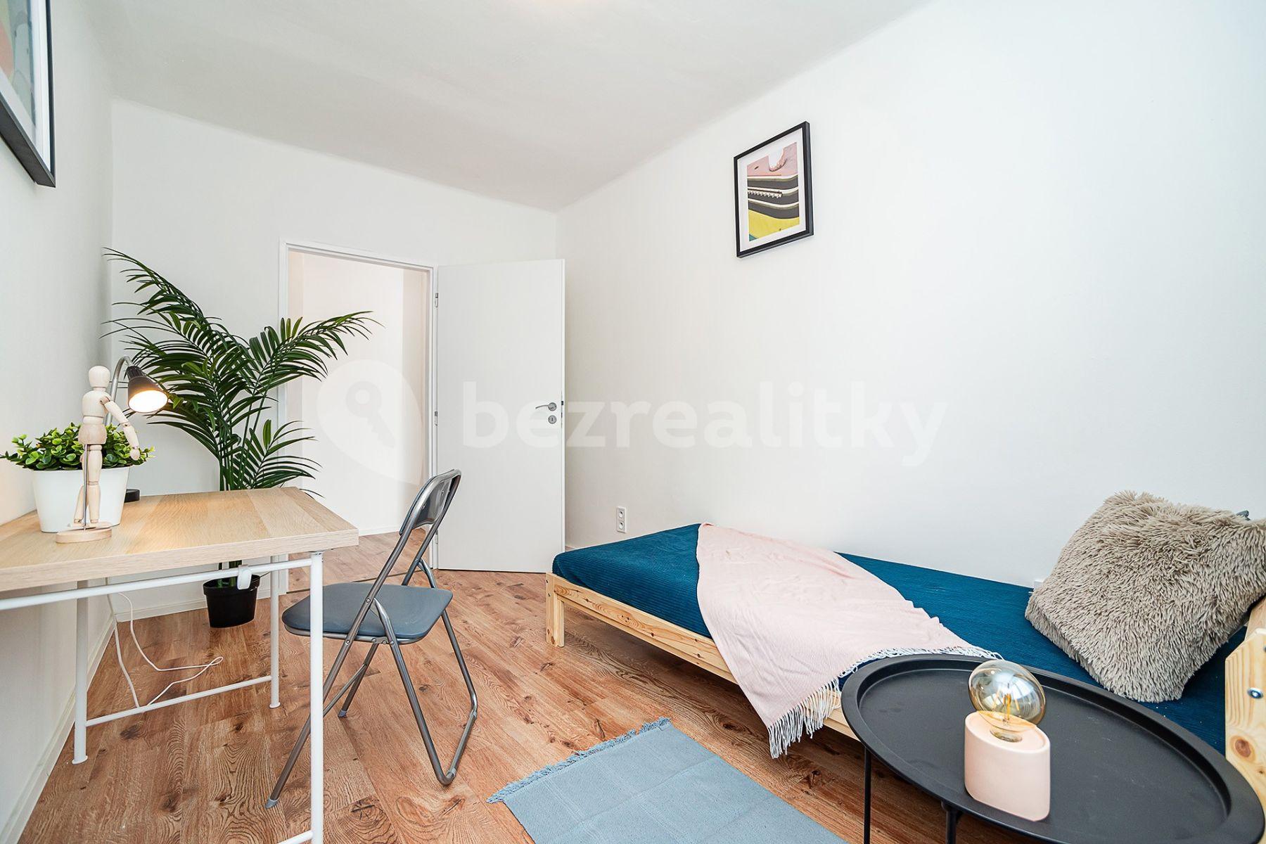 Predaj bytu 4-izbový 74 m², Hrusická, Praha, Praha