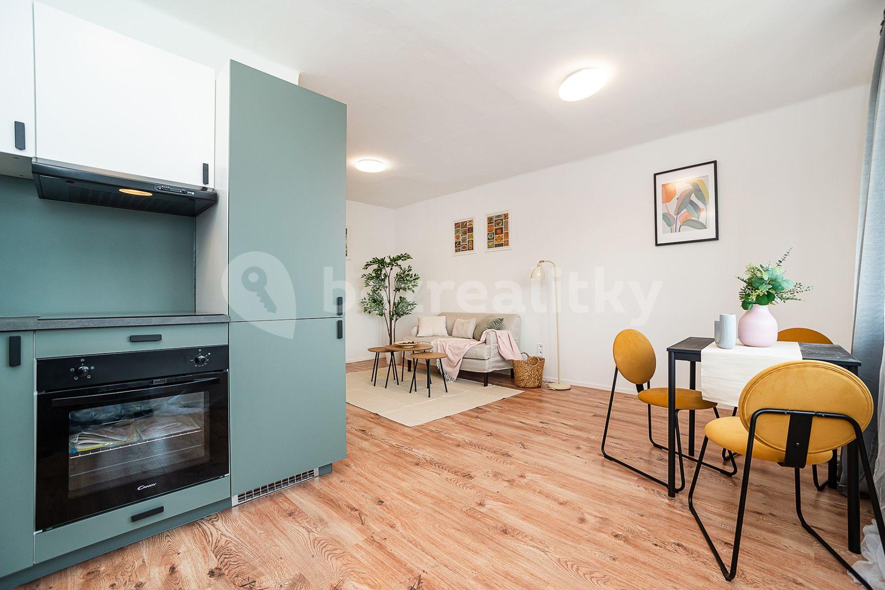 Predaj bytu 4-izbový 74 m², Hrusická, Praha, Praha