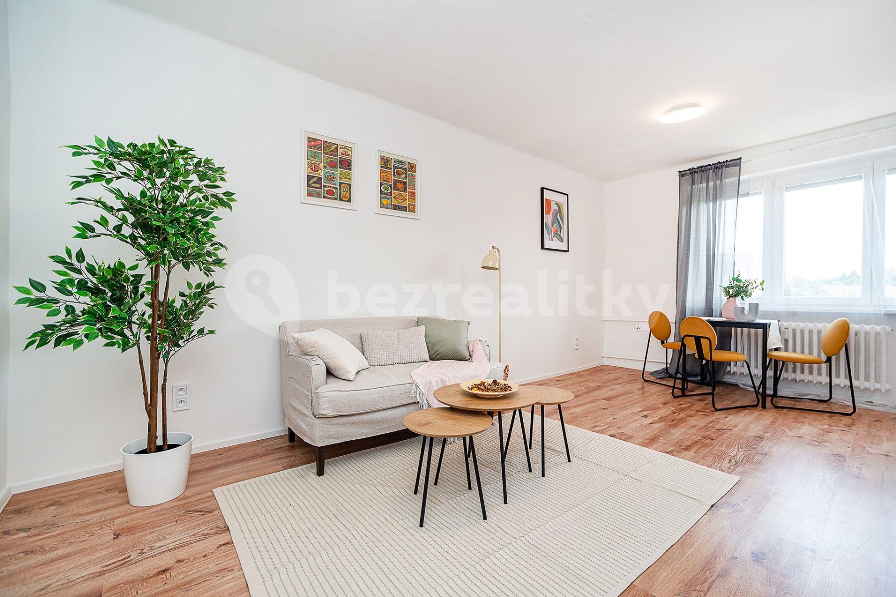 Predaj bytu 4-izbový 74 m², Hrusická, Praha, Praha