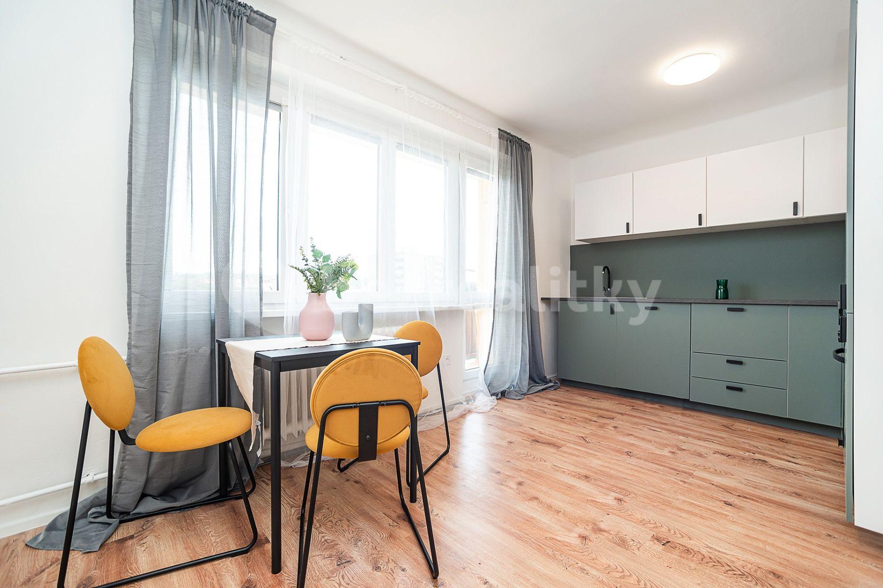 Predaj bytu 4-izbový 74 m², Hrusická, Praha, Praha