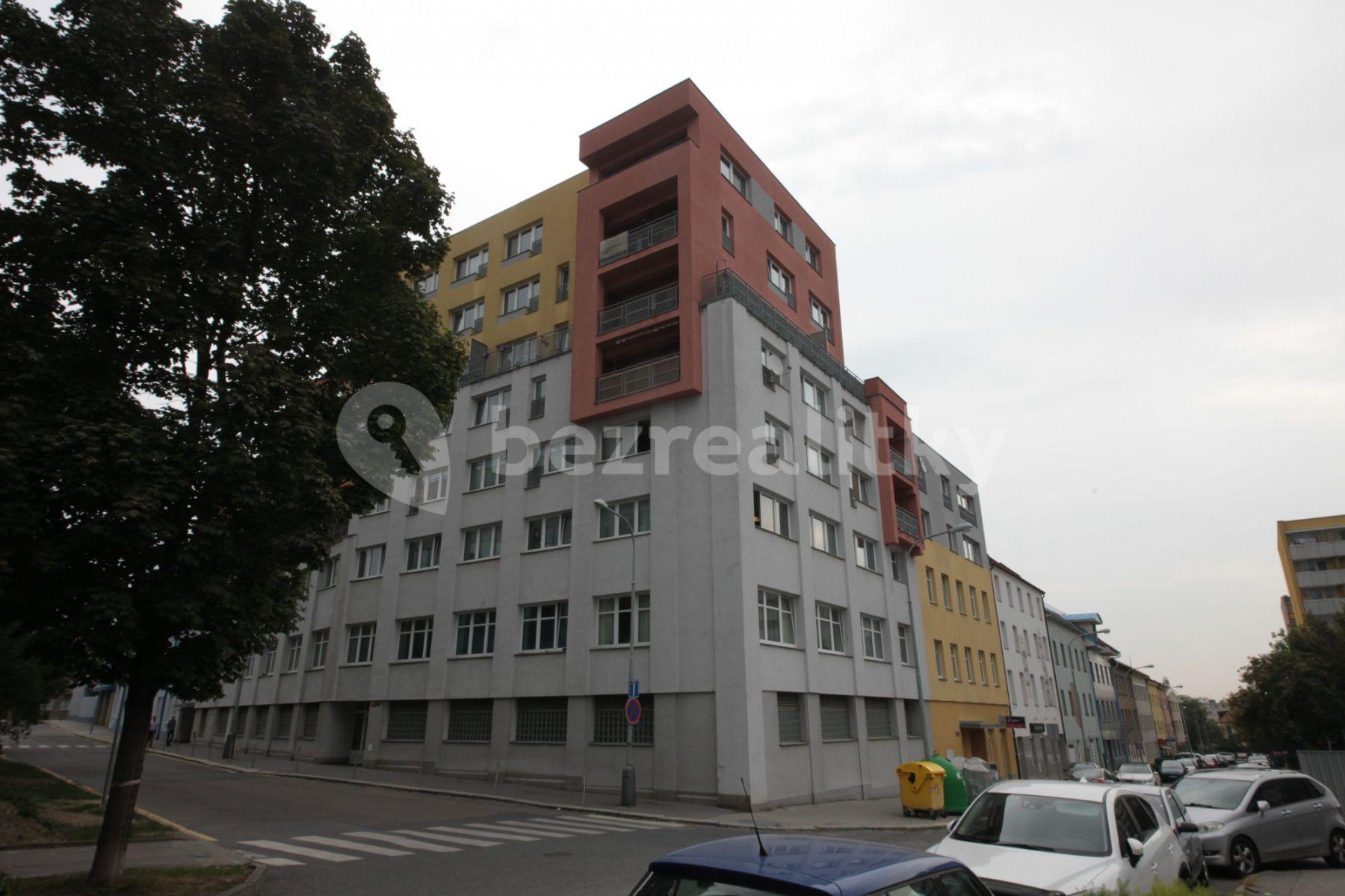 Prenájom bytu 1-izbový 30 m², Jemnická, Praha, Praha