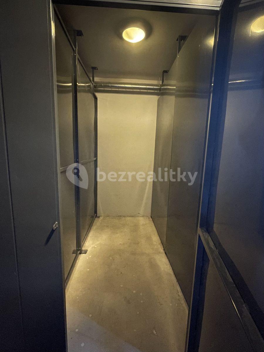 Prenájom bytu 2-izbový 57 m², Okrová, Náchod, Královéhradecký kraj