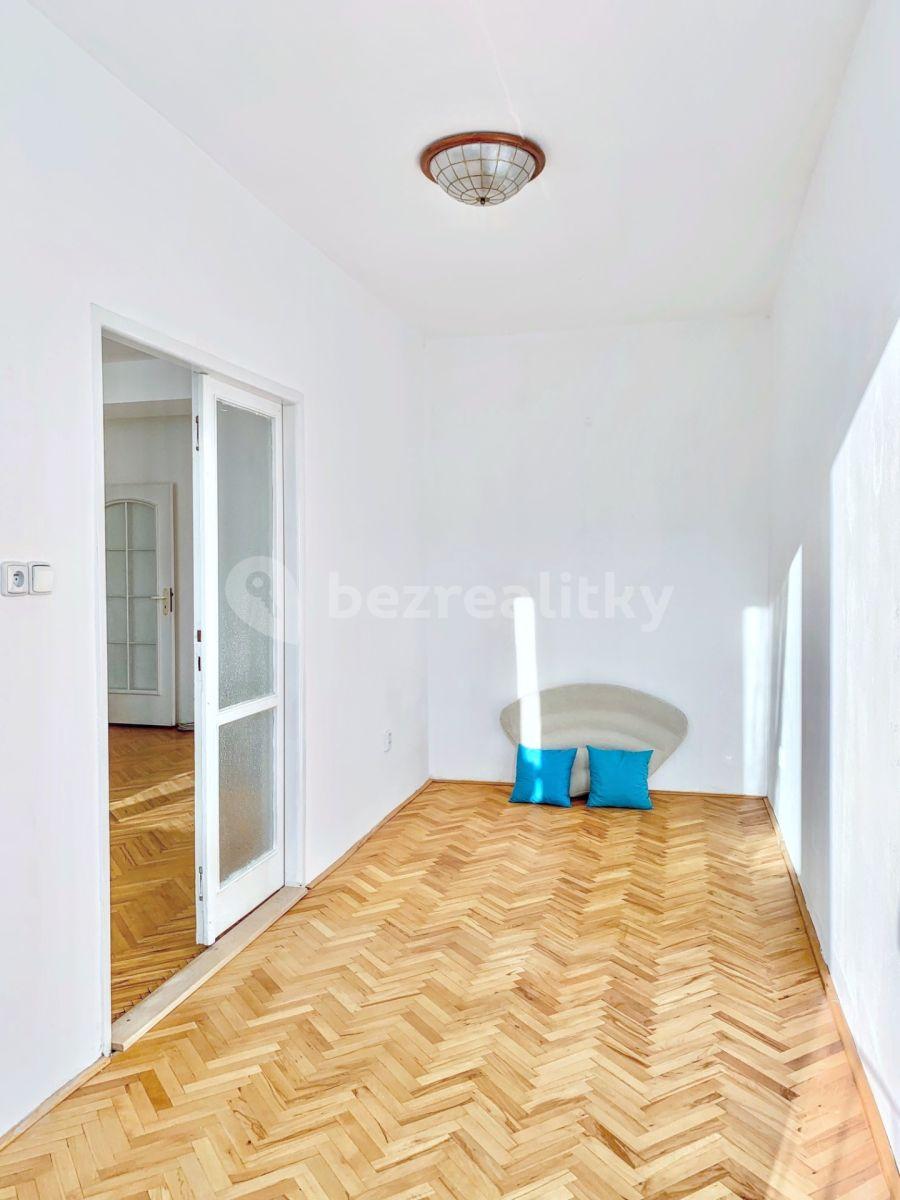 Prenájom bytu 3-izbový 63 m², Komenského, Adamov, Jihomoravský kraj