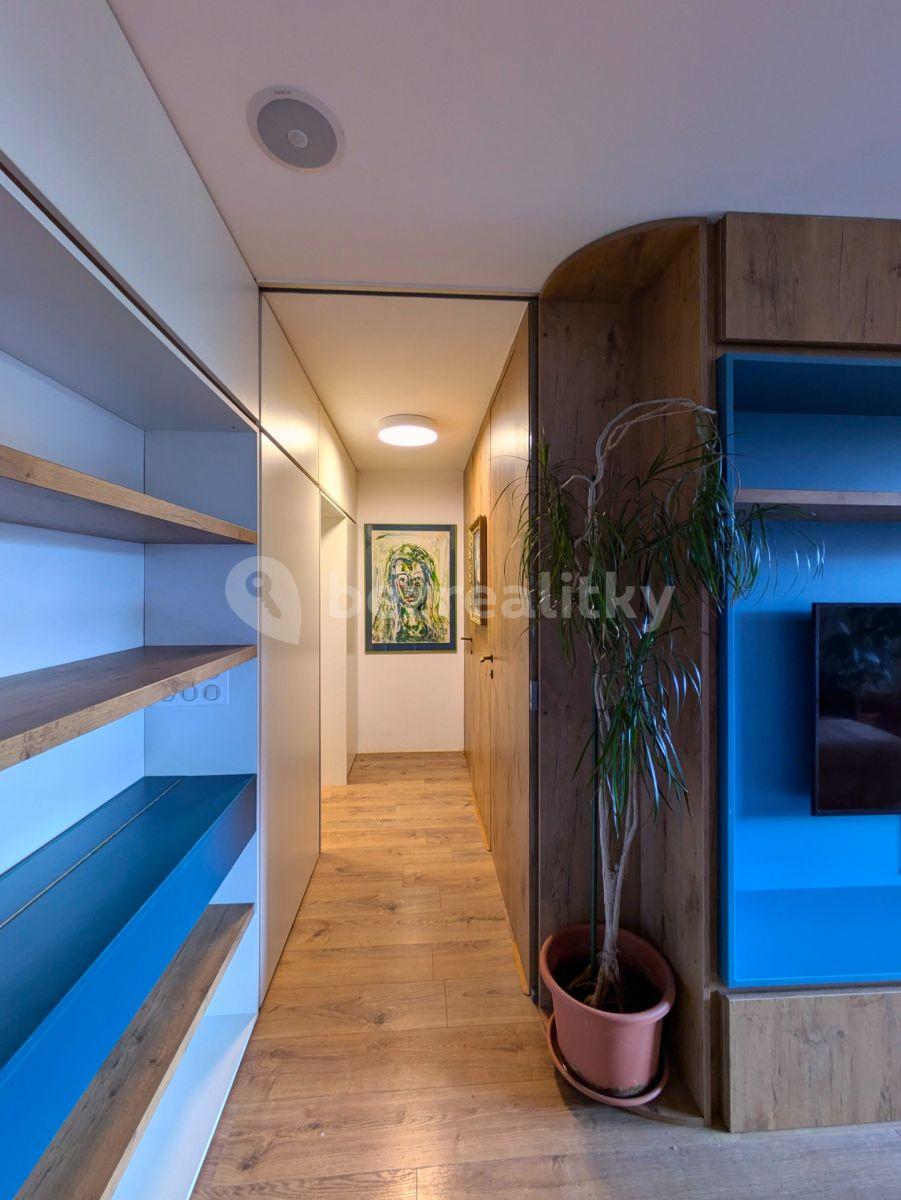 Predaj bytu 3-izbový 74 m², Famfulíkova, Praha, Praha