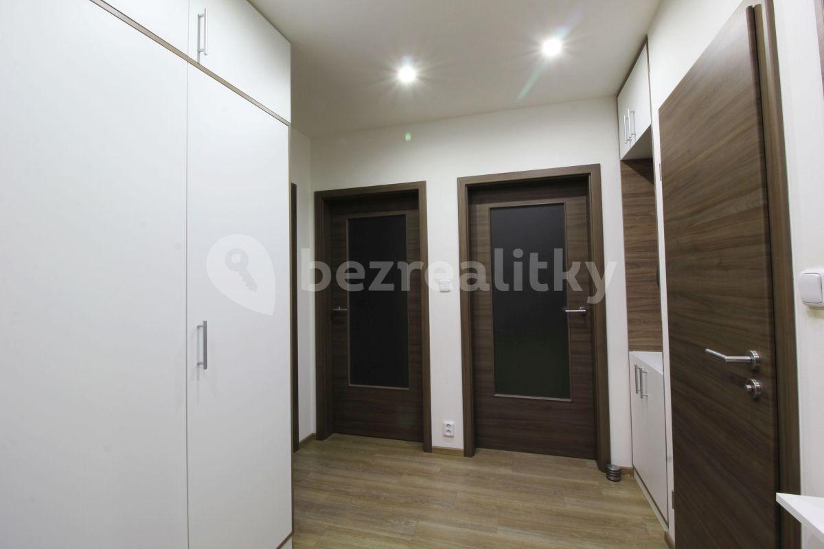 Prenájom bytu 3-izbový 75 m², Nedašovská, Praha, Praha