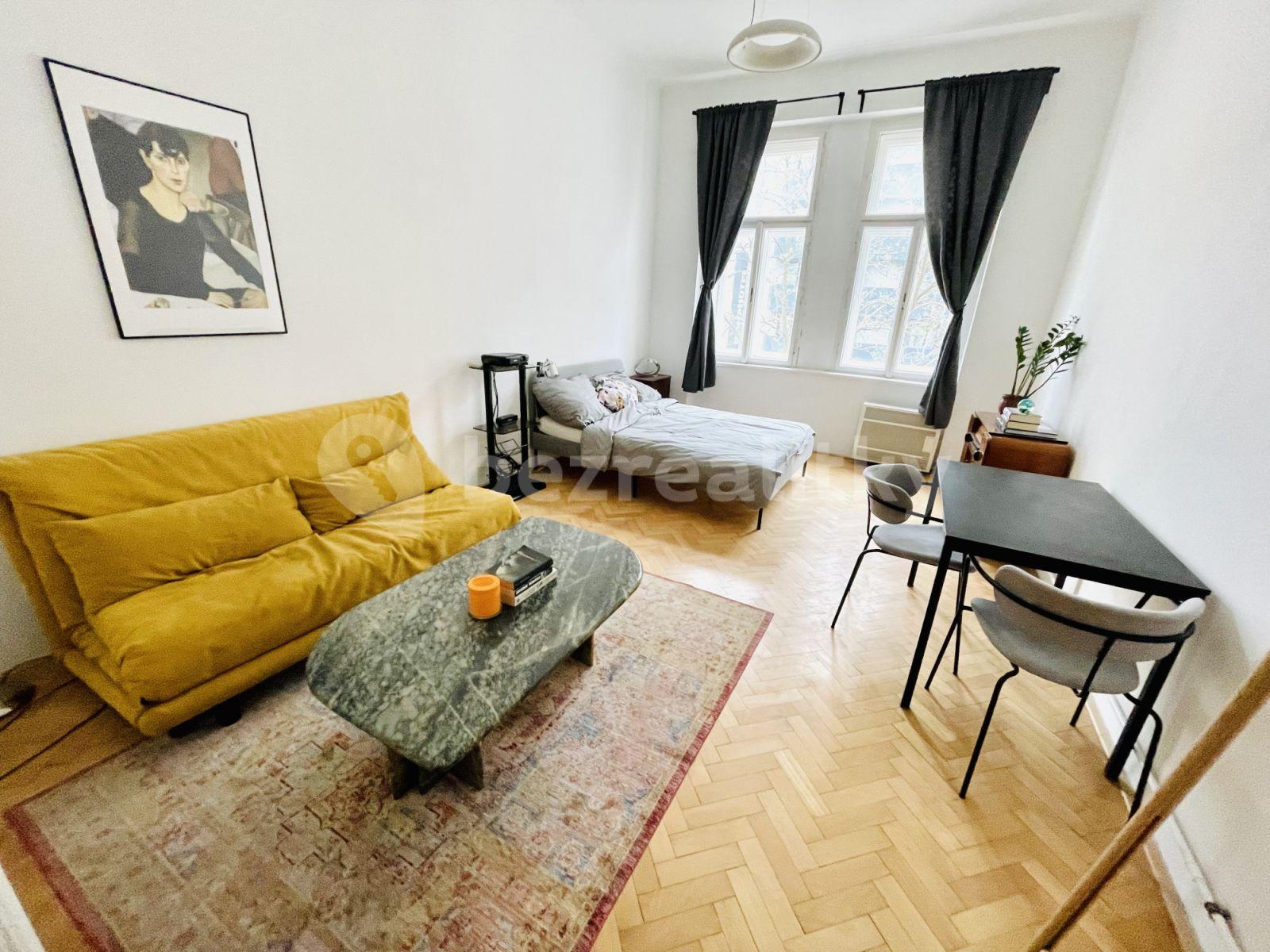 Prenájom bytu 1-izbový 38 m², Šaldova, Praha, Praha