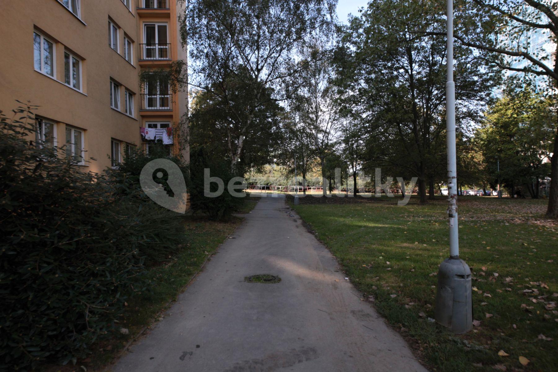 Prenájom bytu 2-izbový 52 m², Hrusická, Praha, Praha