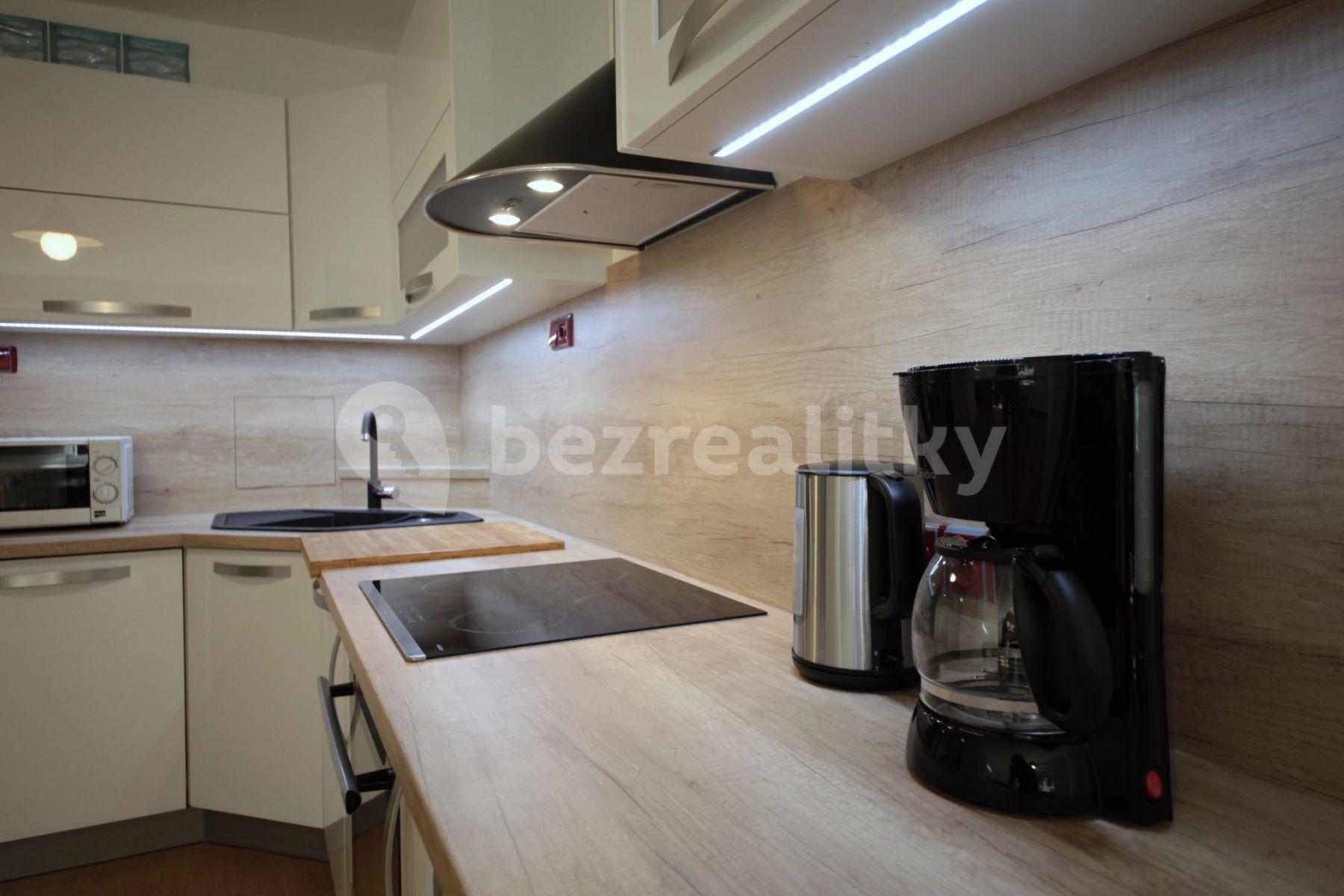 Prenájom bytu 2-izbový 52 m², Hrusická, Praha, Praha