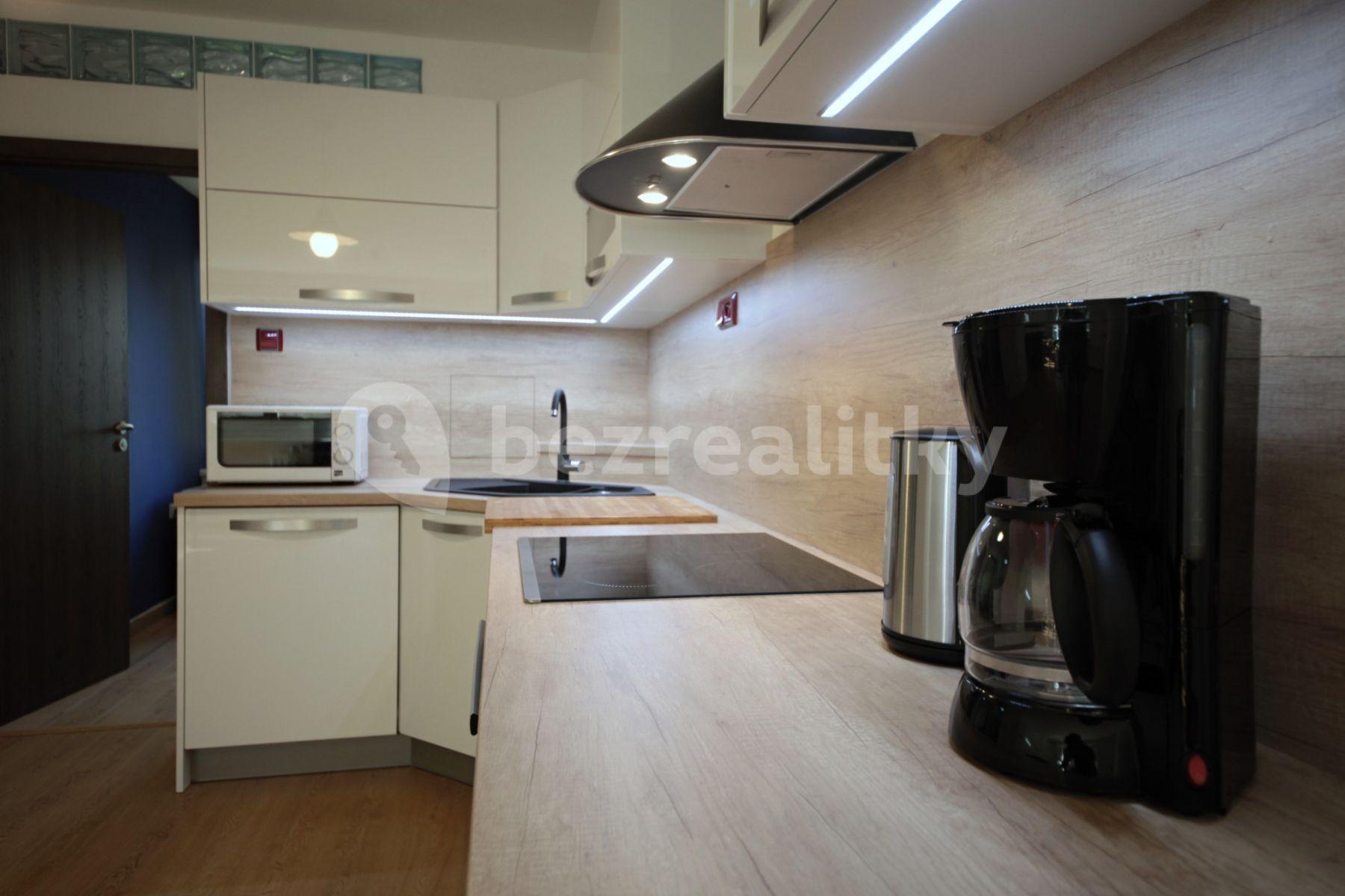 Prenájom bytu 2-izbový 52 m², Hrusická, Praha, Praha