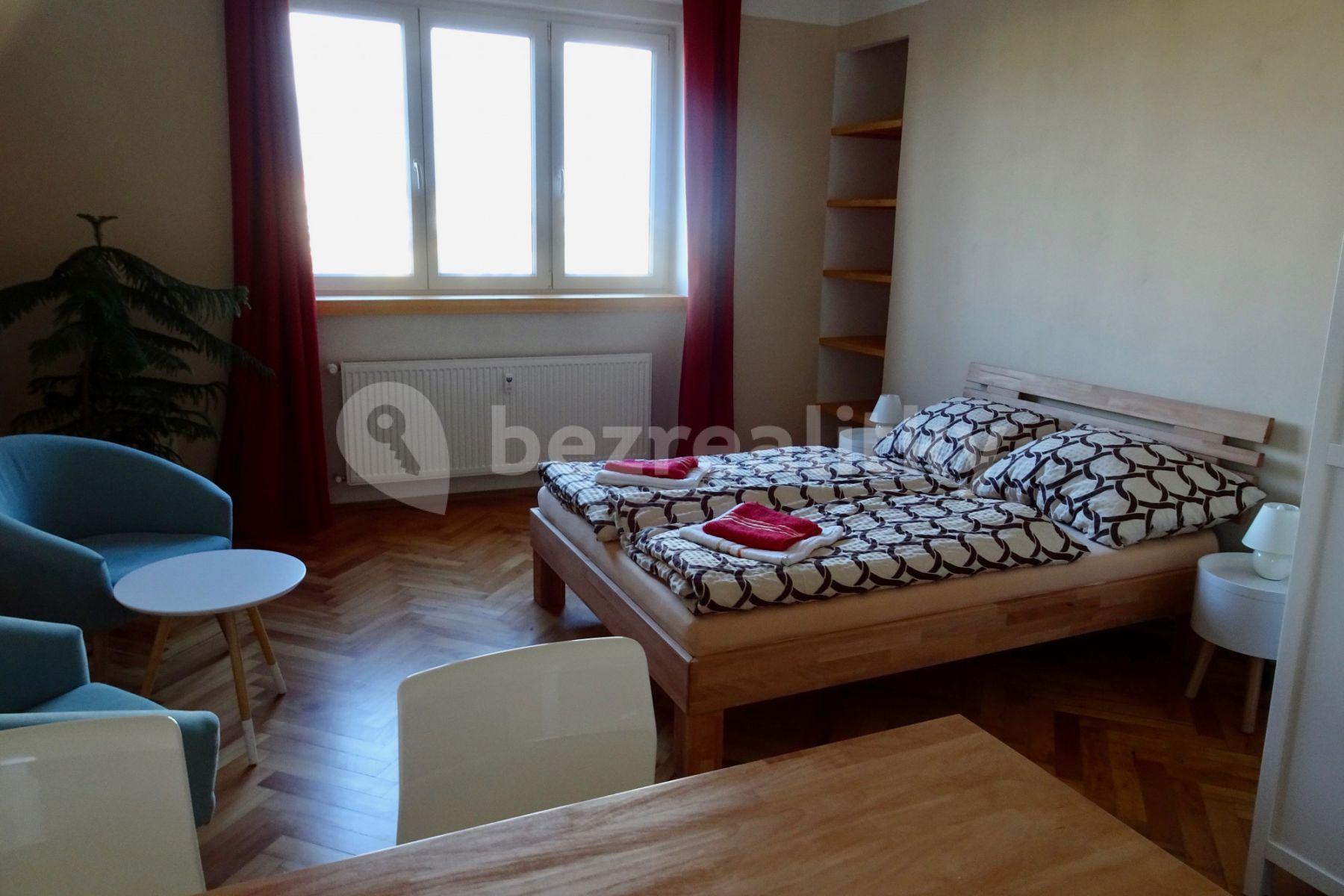 Prenájom bytu 1-izbový 32 m², Bělohorská, Praha, Praha