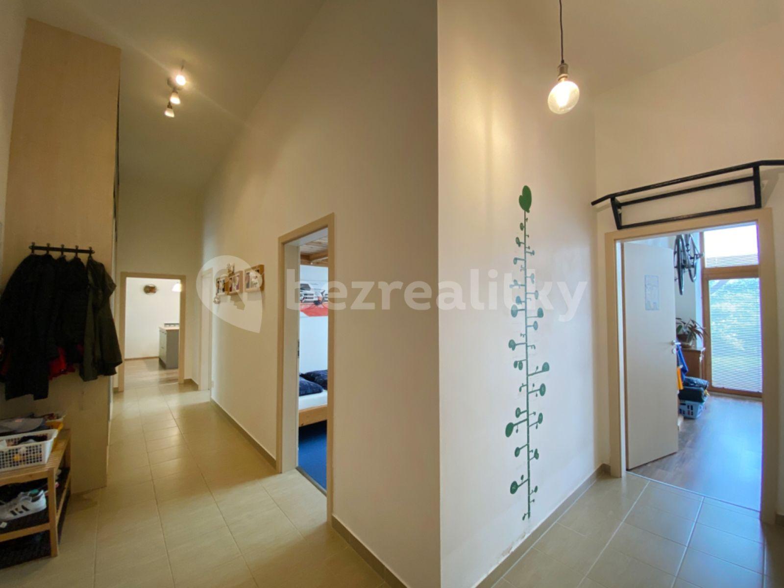 Predaj bytu 4-izbový 106 m², Ke Škole, Mníšek pod Brdy, Středočeský kraj