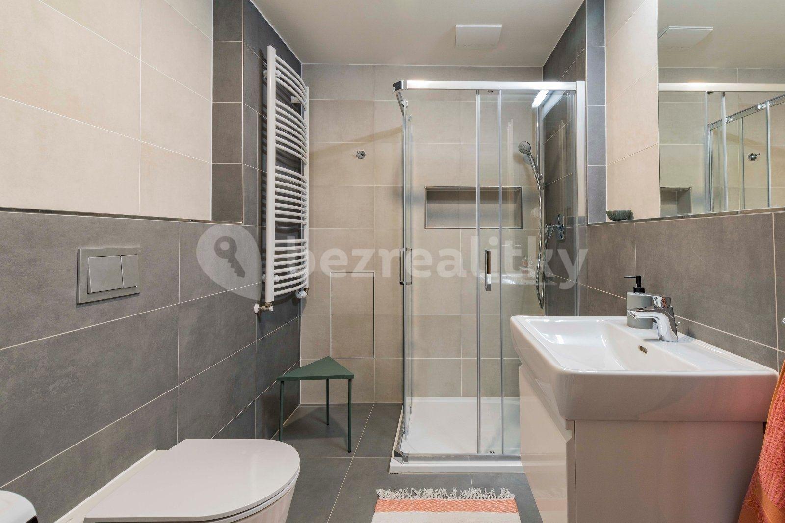 Prenájom bytu 2-izbový 56 m², U Pergamenky, Praha, Praha