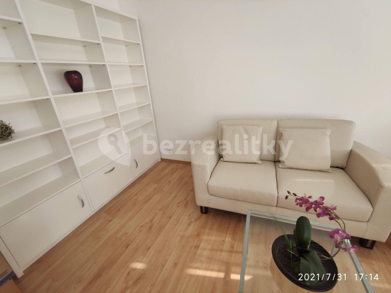 Prenájom bytu 3-izbový 83 m², Révová, Praha, Praha