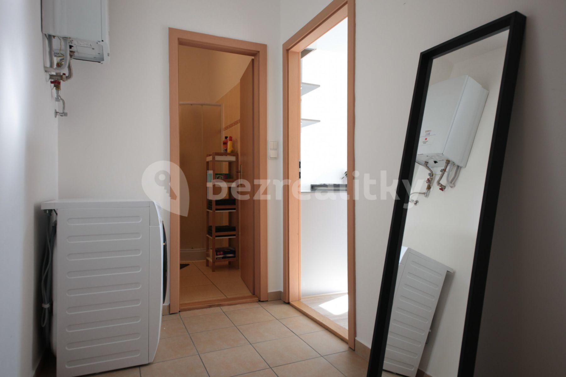 Prenájom bytu 2-izbový 36 m², Plzeňská, Praha, Praha