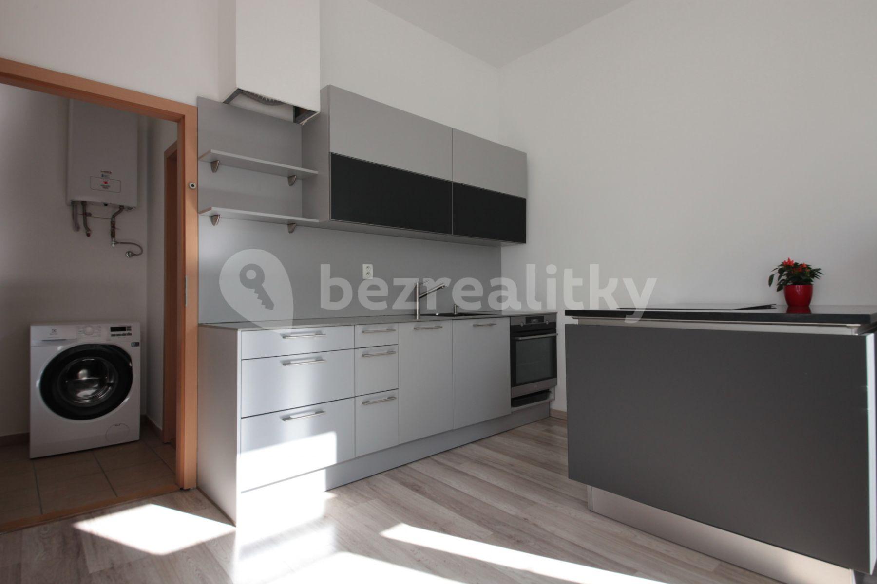 Prenájom bytu 2-izbový 36 m², Plzeňská, Praha, Praha