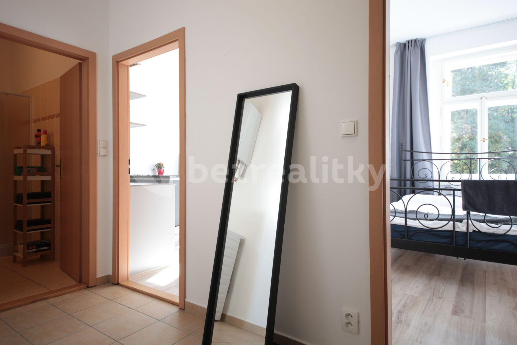 Prenájom bytu 2-izbový 36 m², Plzeňská, Praha, Praha