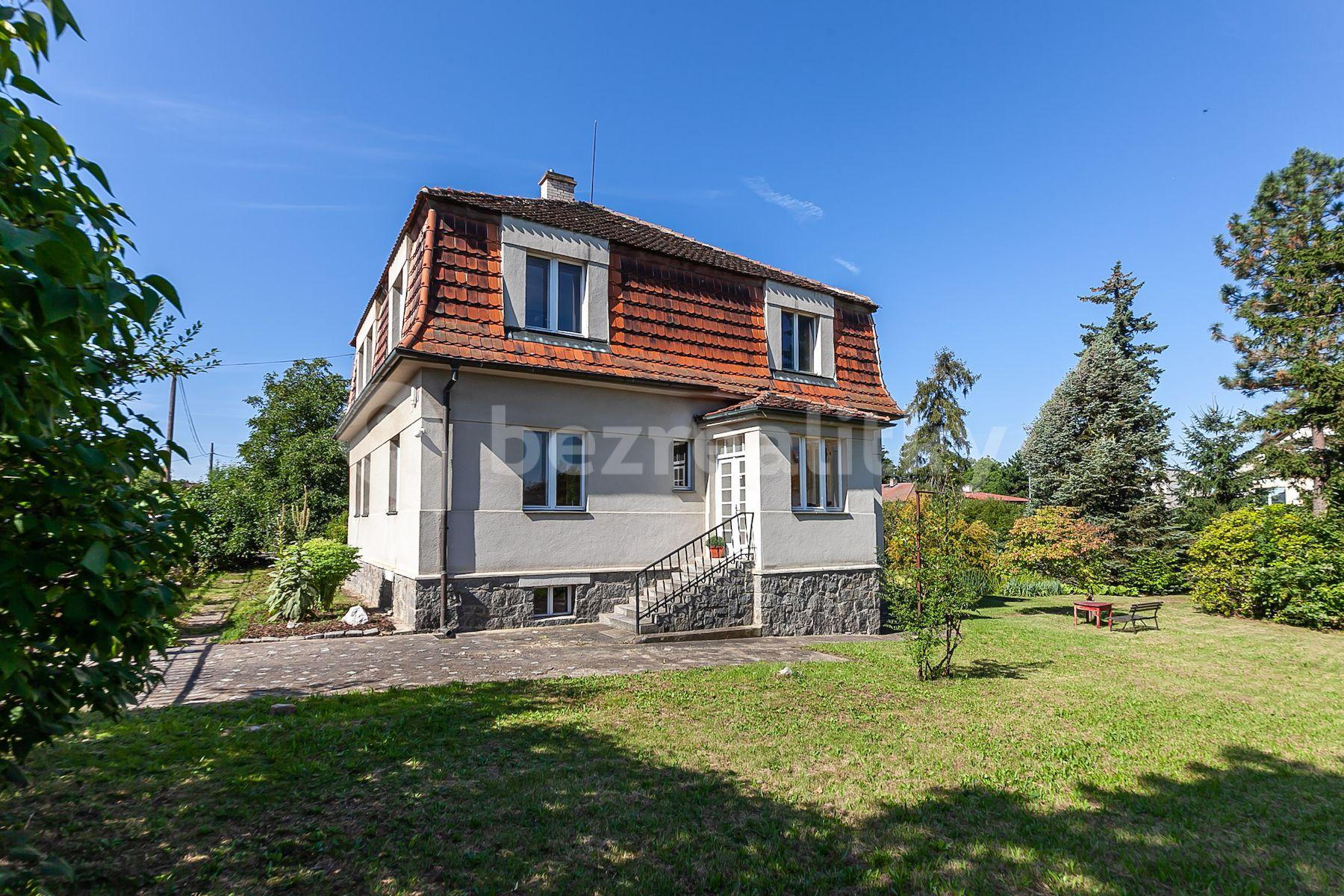 Predaj pozemku 1.182 m², Lipenská, Praha, Praha