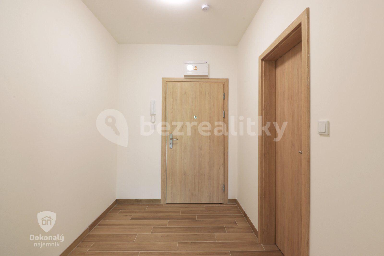 Prenájom bytu 1-izbový 37 m², Lázeňská, Slaný, Středočeský kraj