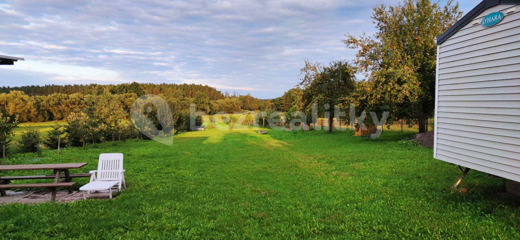 Predaj pozemku 3.654 m², Bernartice, Jihočeský kraj